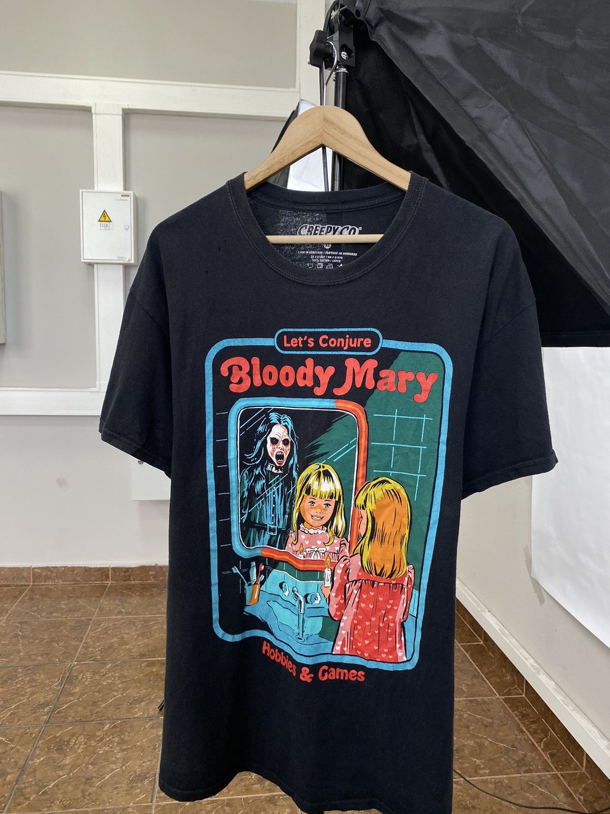 Band Tees 💀Vintage Y2K Bloody Mary Hobbies Games Halloween Skull Death Size US XL / EU 56 / 4 - 1 Thumbnail