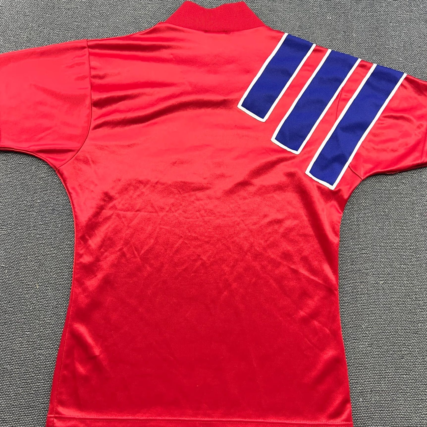 Adidas adidas Bayern Munich Jersey XS Red Football T-Shirt Equipment Vintage Men Short Sleeve Pullover Round Neck Quick Dry Sports Soccer Size US XS / EU 42 / 0 - 3 Thumbnail