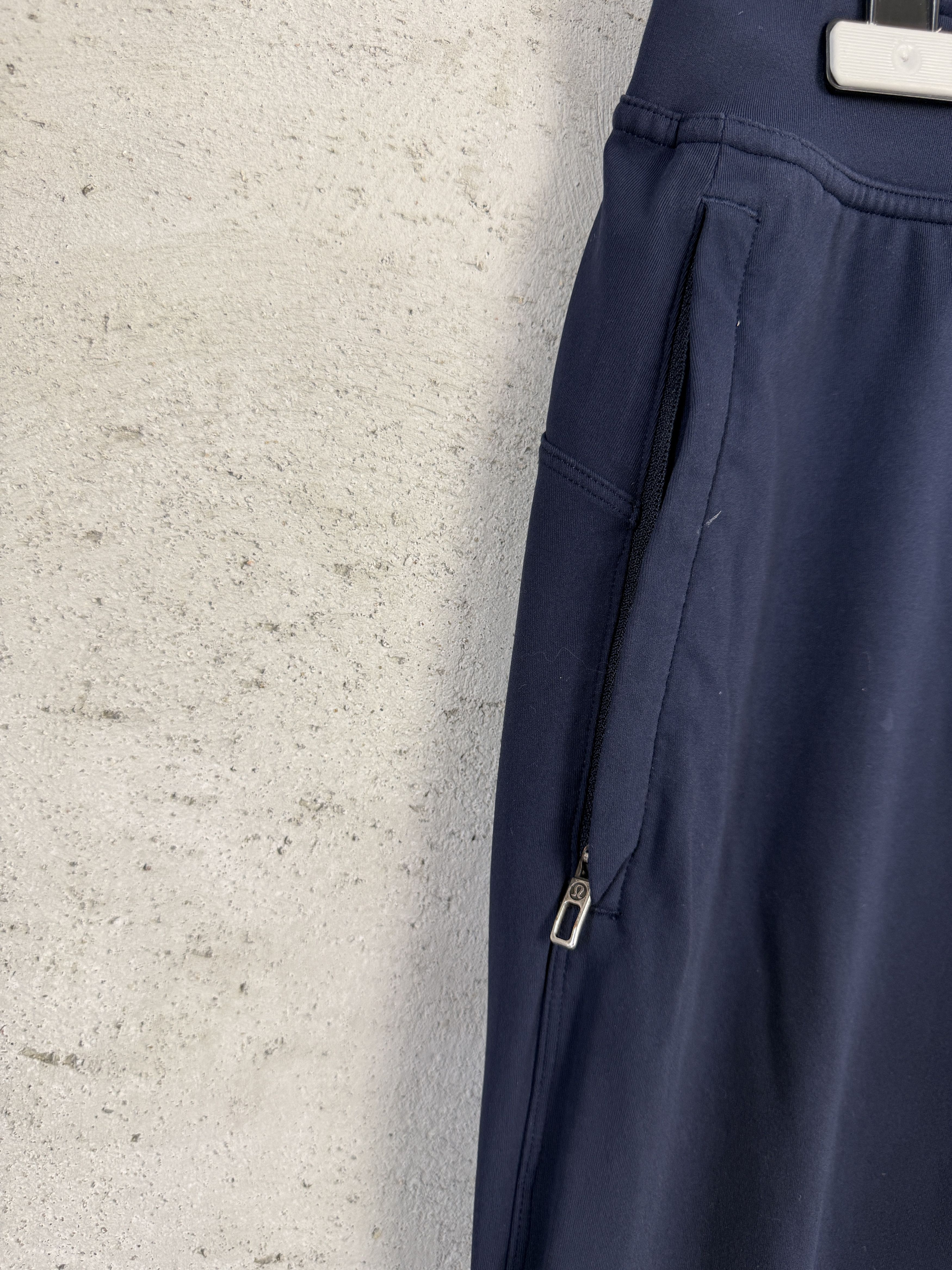 Lululemon Lululemon joggers running gym pilates yoga Size US 32 / EU 48 - 2 Thumbnail