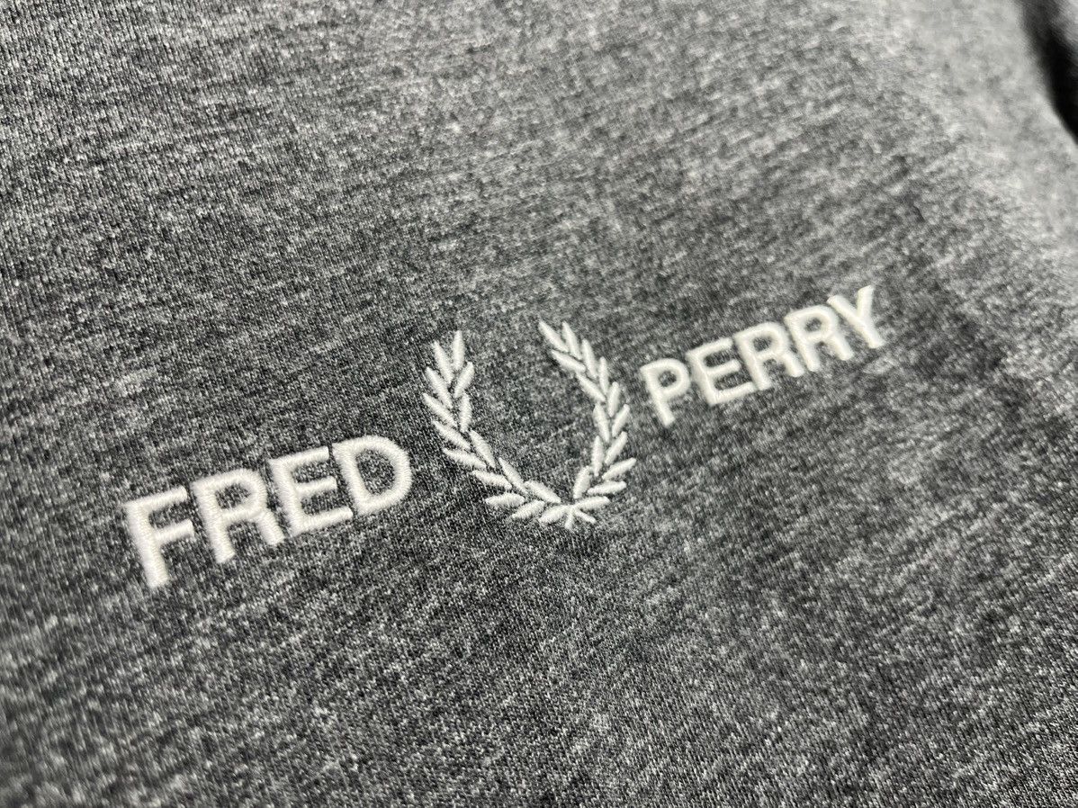 Fred Perry Fred Perry long sleeve t-shirt men’s cotton grey y2k casual Size US L / EU 52-54 / 3 - 3 Thumbnail