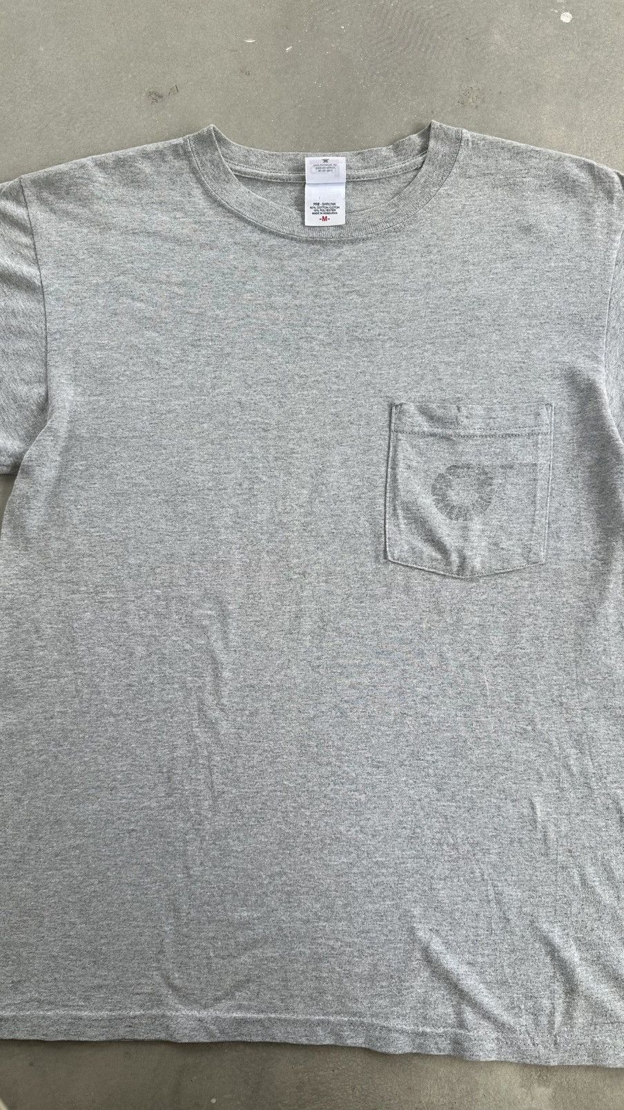 Anvil × Vintage VINTAGE FABRIC SKATE SHOP POCKET TEE Size US L / EU 52-54 / 3 - 5 Thumbnail