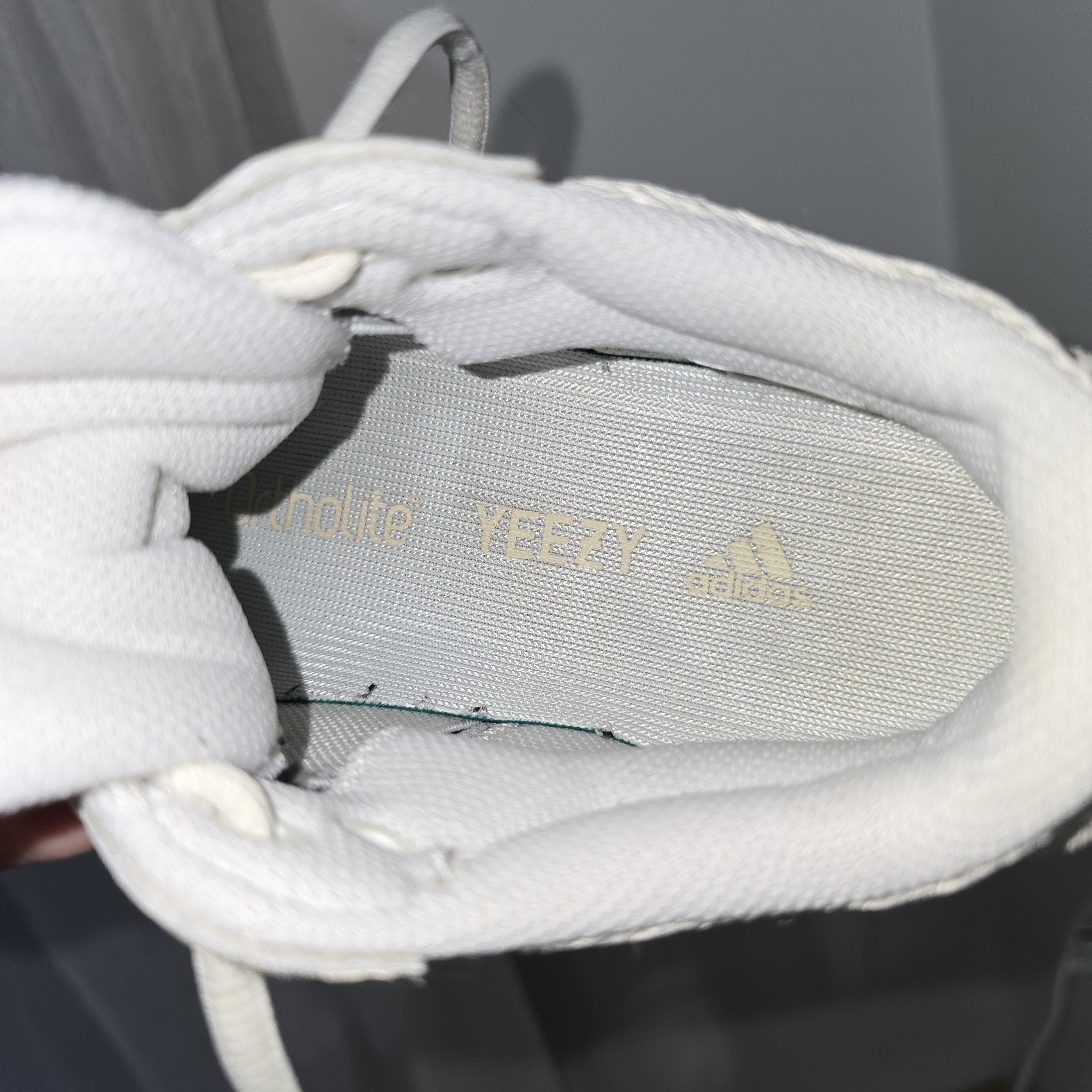 Adidas × Kanye West Yeezy 700 Analog Size 6 Size US 6 / EU 39 - 8 Thumbnail