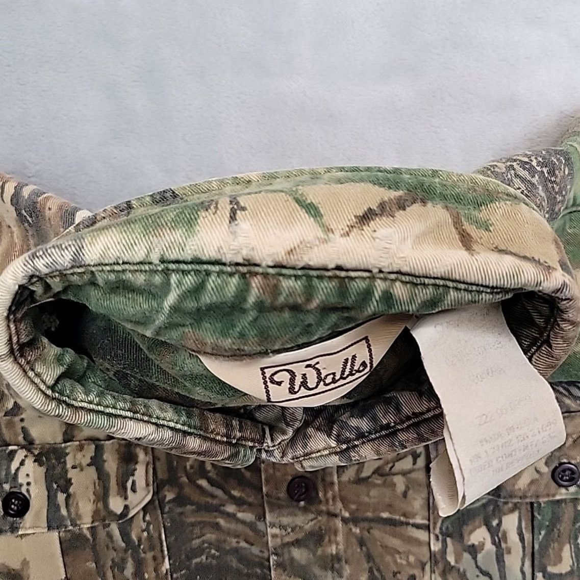 Walls VINTAGE Walls Camouflage Shirt Men L Green Realtree Hunting Made in USA Shirt Mens Camouflage 90s Nature Outdoor Size US L / EU 52-54 / 3 - 5 Thumbnail