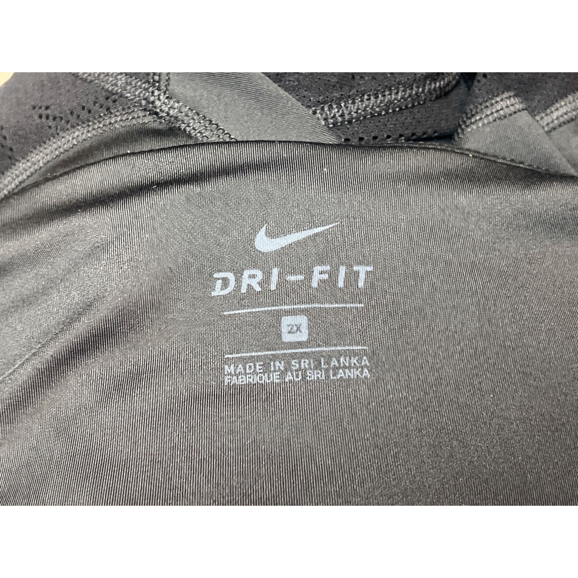 Nike Nike Air Dri-Fit Womens 2X Cropped Leggings Black Polyester Size 42" / US 20 - 3 Thumbnail