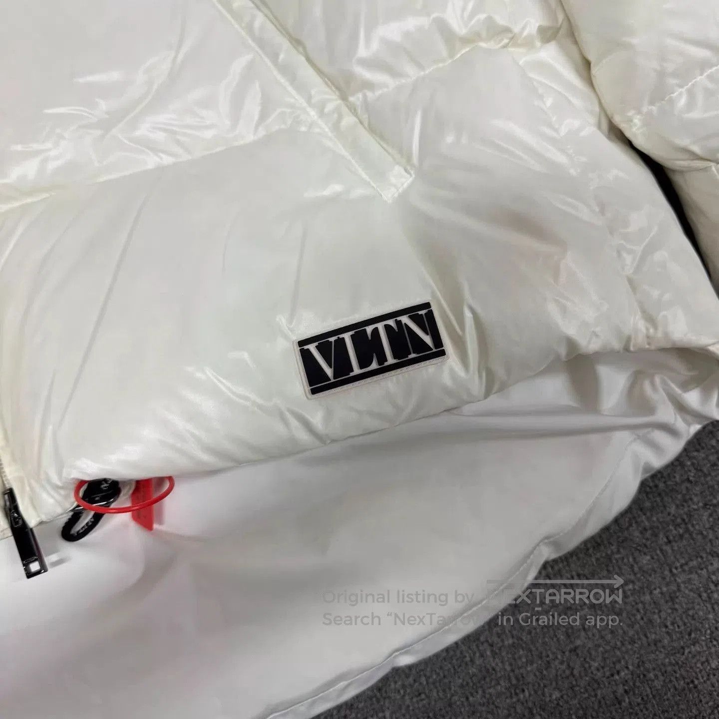 Valentino White Puffer Jacket with Hood . Size US S / EU 44-46 / 1 - 3 Thumbnail