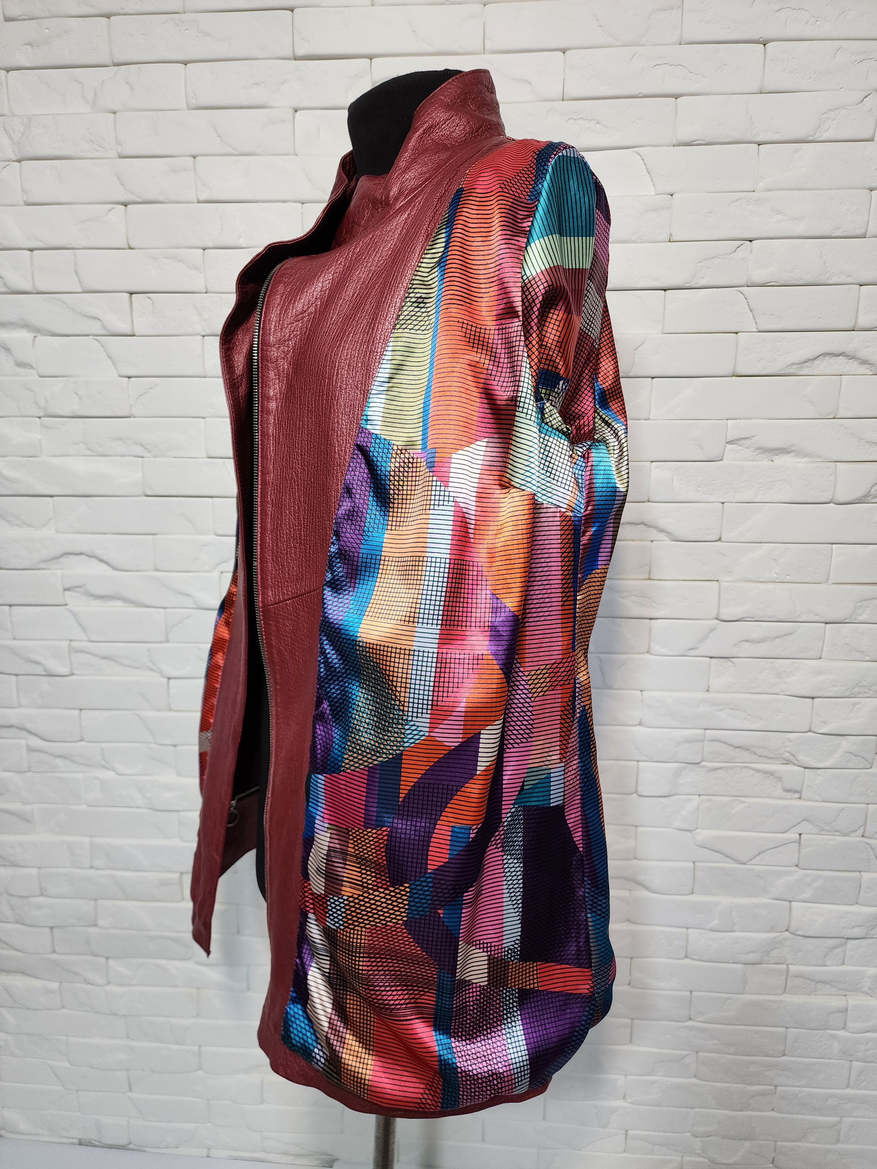 Designer Women's red leather jacket with a metal zipper. Size L / US 10 / IT 46 - 11 Thumbnail