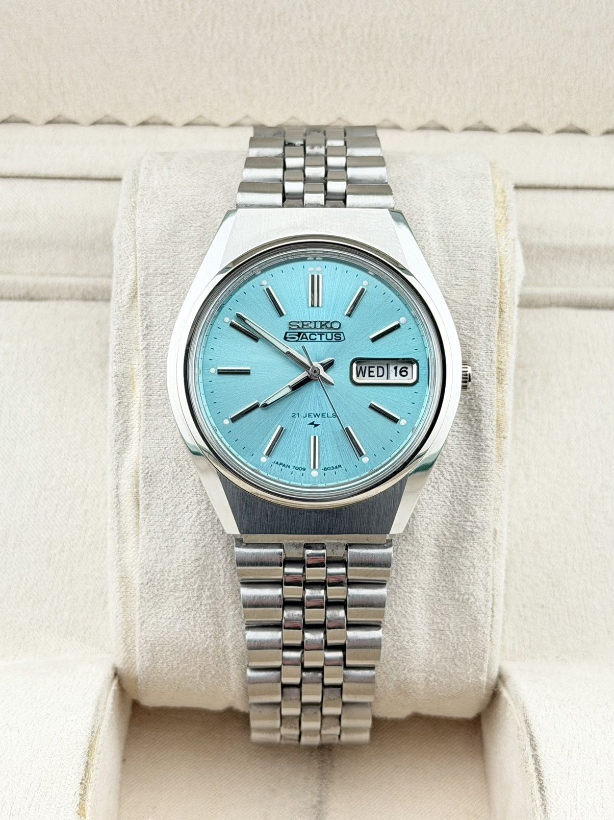 Seiko Seiko 5 Automatic Sky Blue Dial Mens Vintage Watch Size 36 - 1 Thumbnail