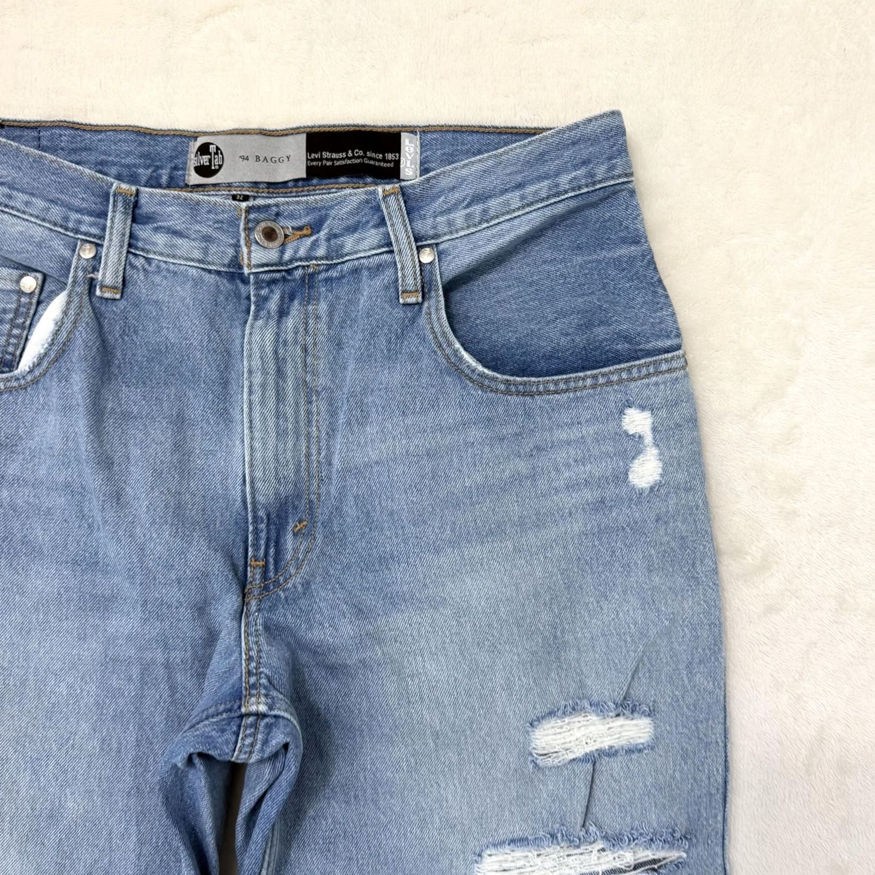 Levi's Levis SilverTab 94 Baggy Jeans Mens 34x32 Blue Light Wash Distressed Denim Jeans Distressed Pockets Logo Zip Mens Straight 34 32 Jeans Blue Size US 34 / EU 50 - 2 Thumbnail