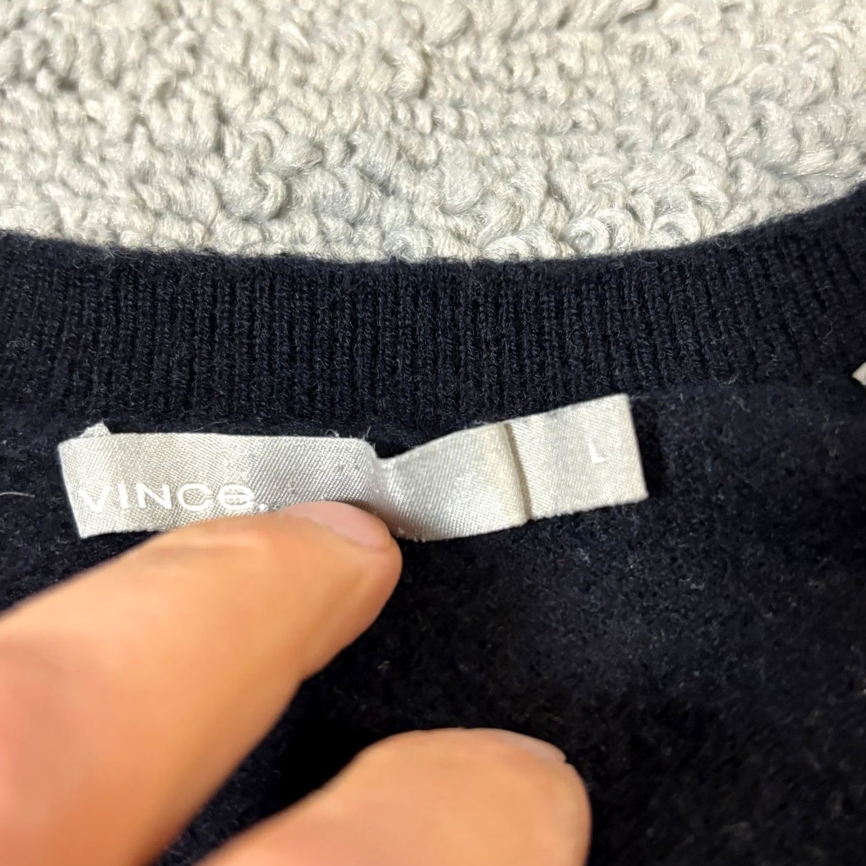 Vince Vince Mens Sweater V-Neck 100% Cashmere Navy Blue L Large Pullover Classic Knit Cashmere Lightweight Breathable All Seasons Mens Size US L / EU 52-54 / 3 - 3 Thumbnail