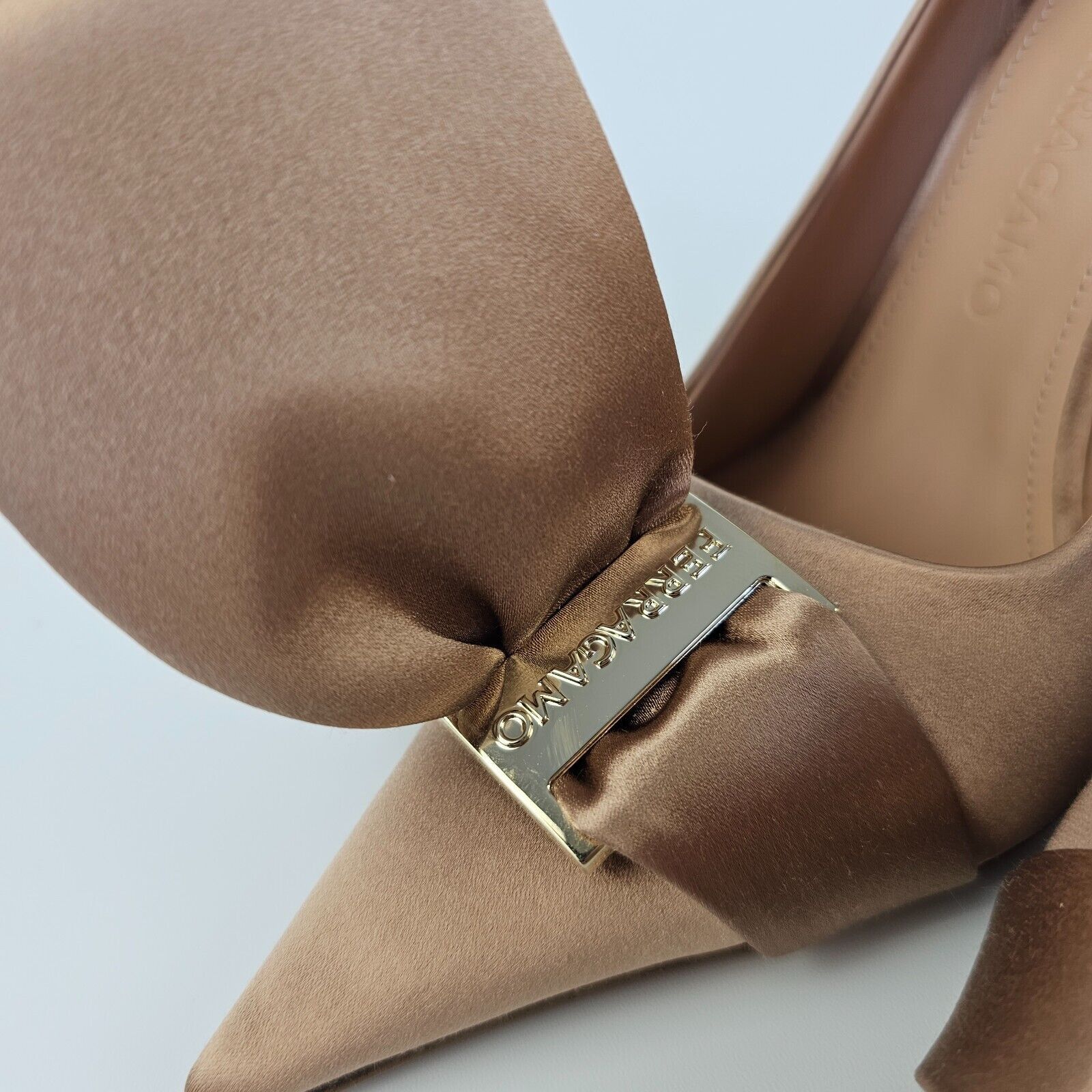 Ferragamo Erica 105mm Beige Satin Heeled Pumps New