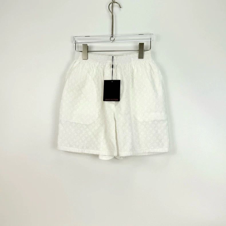 Louis Vuitton Louis Vuitton White full logo shorts 2505-Nextarrow Size 33" - 3 Thumbnail
