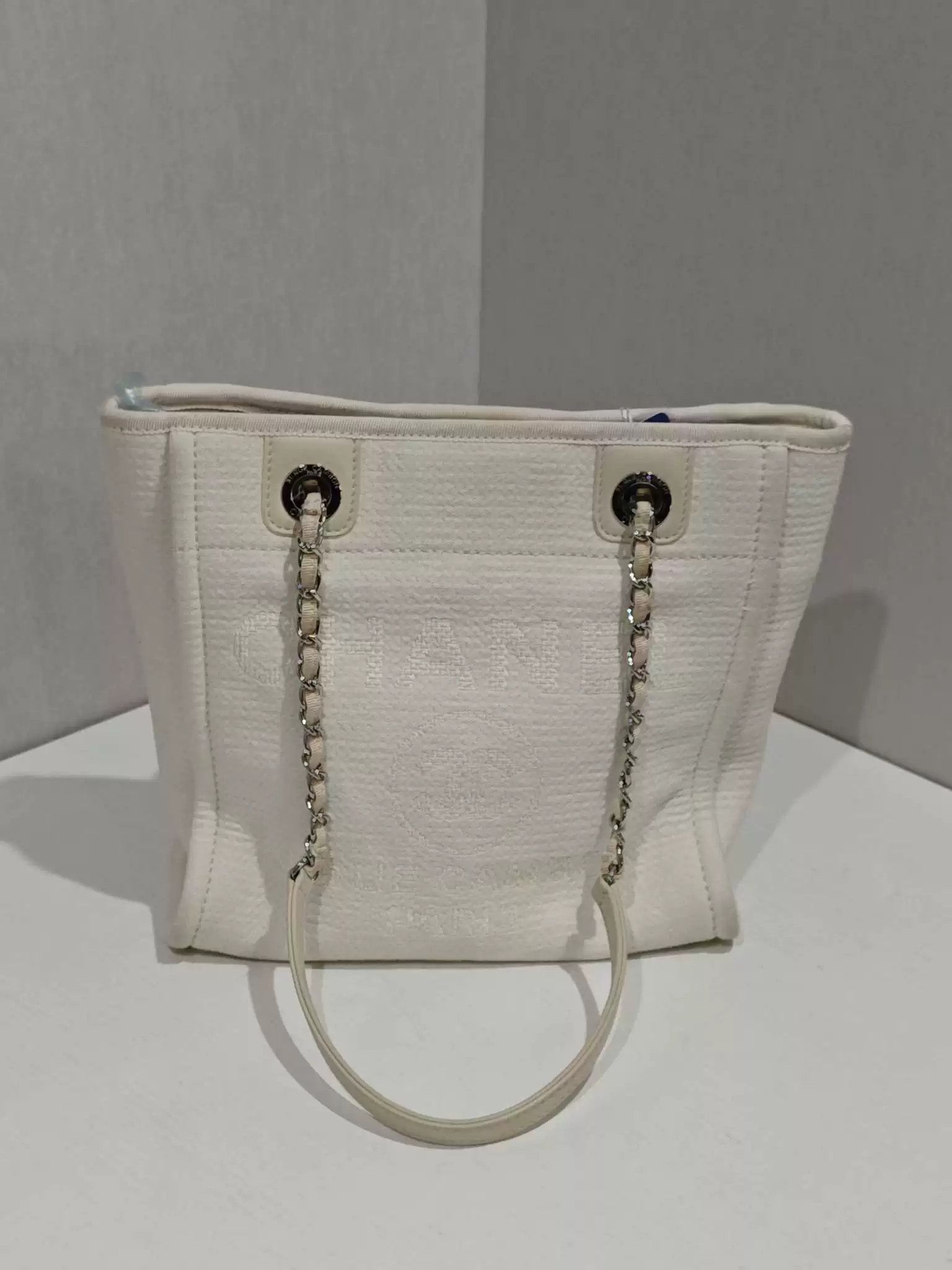 Chanel Pre-loved Bag Very good condition Size ONE SIZE - 1 Thumbnail