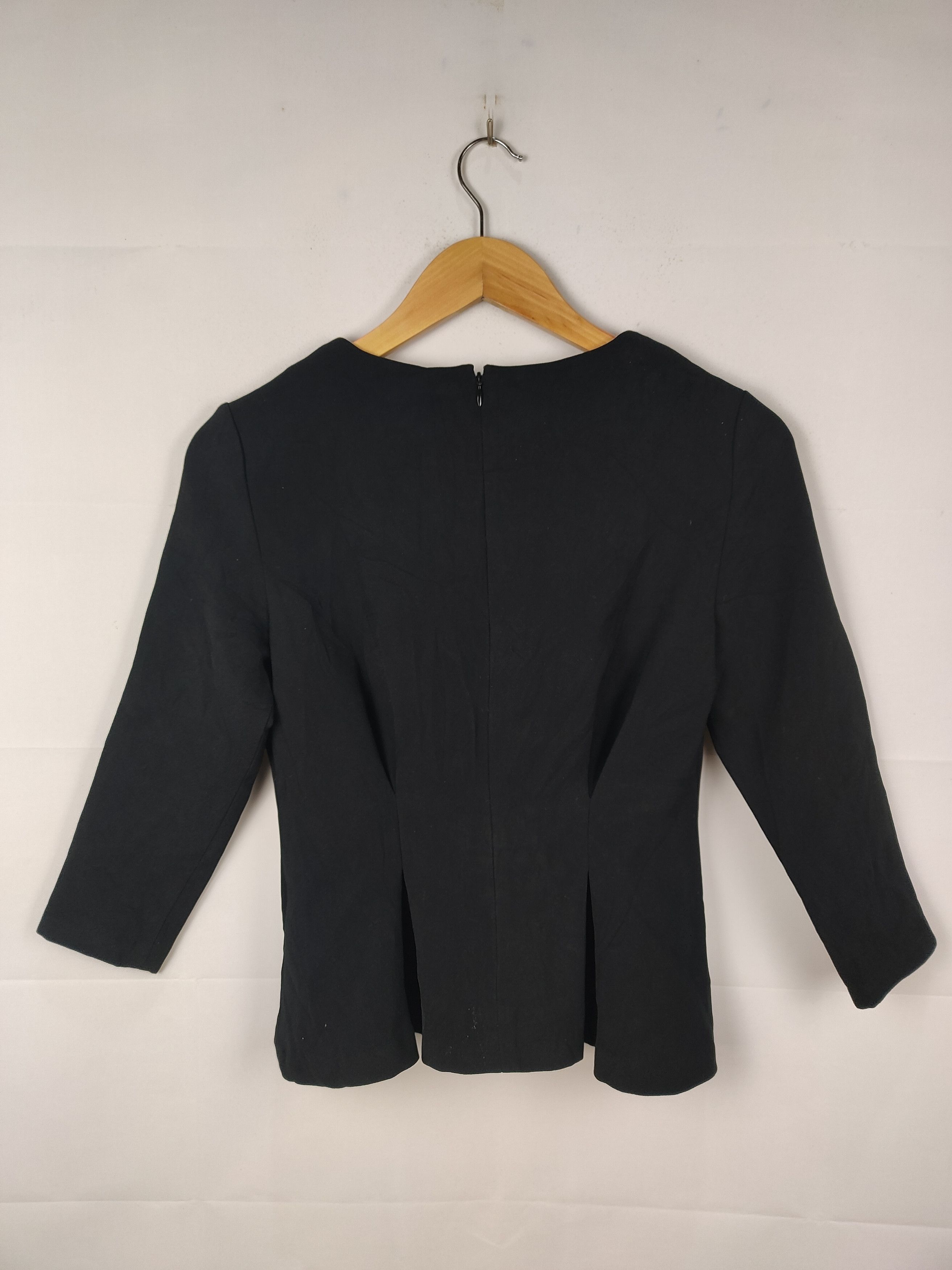 STUDIOUS STUDIOUS peplum top with three-quarter sleeves and V-neck. Size S / US 4 / IT 40 - 6 Thumbnail