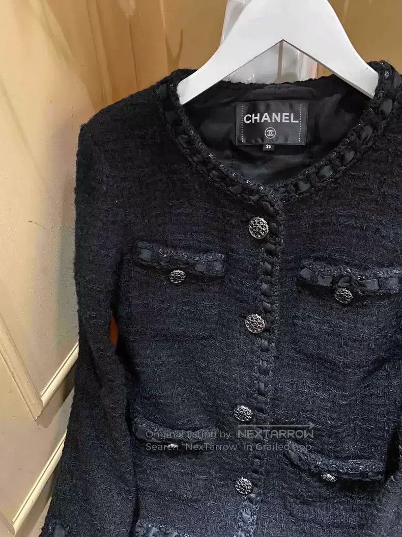 Chanel Chanel Roman black four-pocket jacket Size XS / US 0-2 / IT 36-38 - 2 Thumbnail