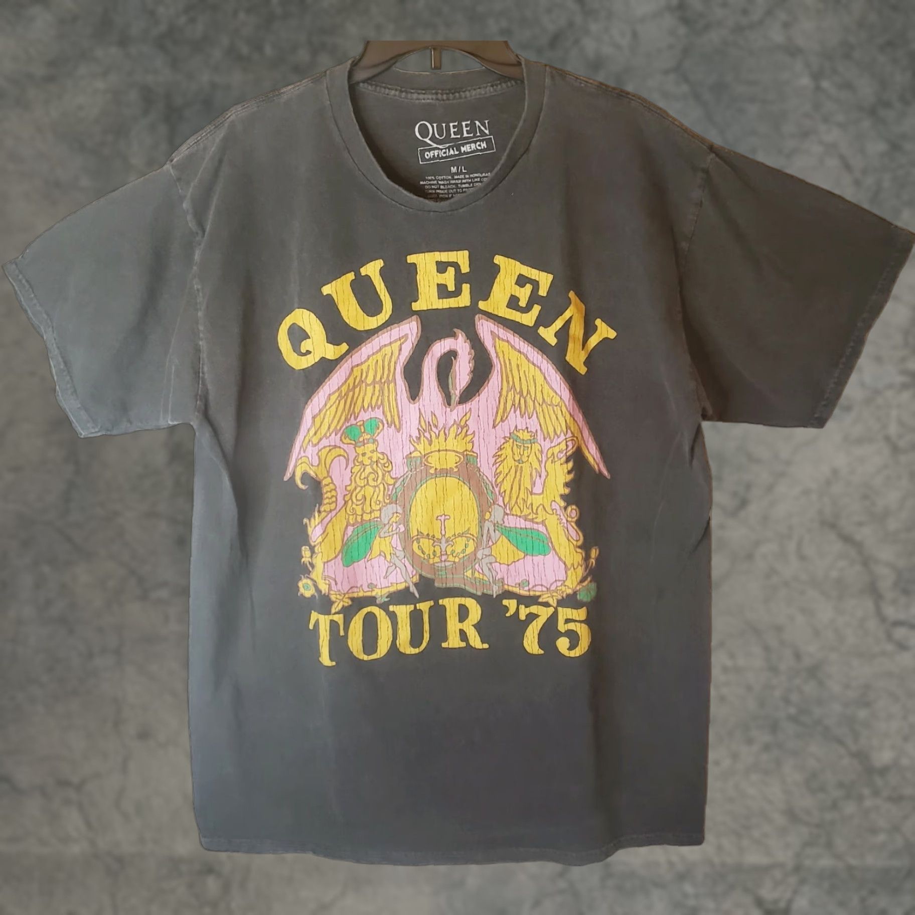 Vintage VINTAGE Queen Tour 75 Official Merch Mens T-Shirt M/L Black Cotton Jersey Short Sleeve Round Neck Logo 75 Queen Band Tour Boys/Girls Mens Size US M / EU 48-50 / 2 - 1 Thumbnail