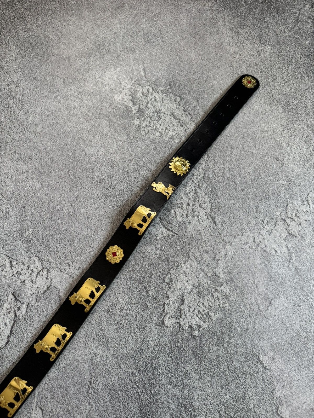 Etro 90s Retro vintage leather belt iconic cows 🐄 metal details Size ONE SIZE - 7 Thumbnail
