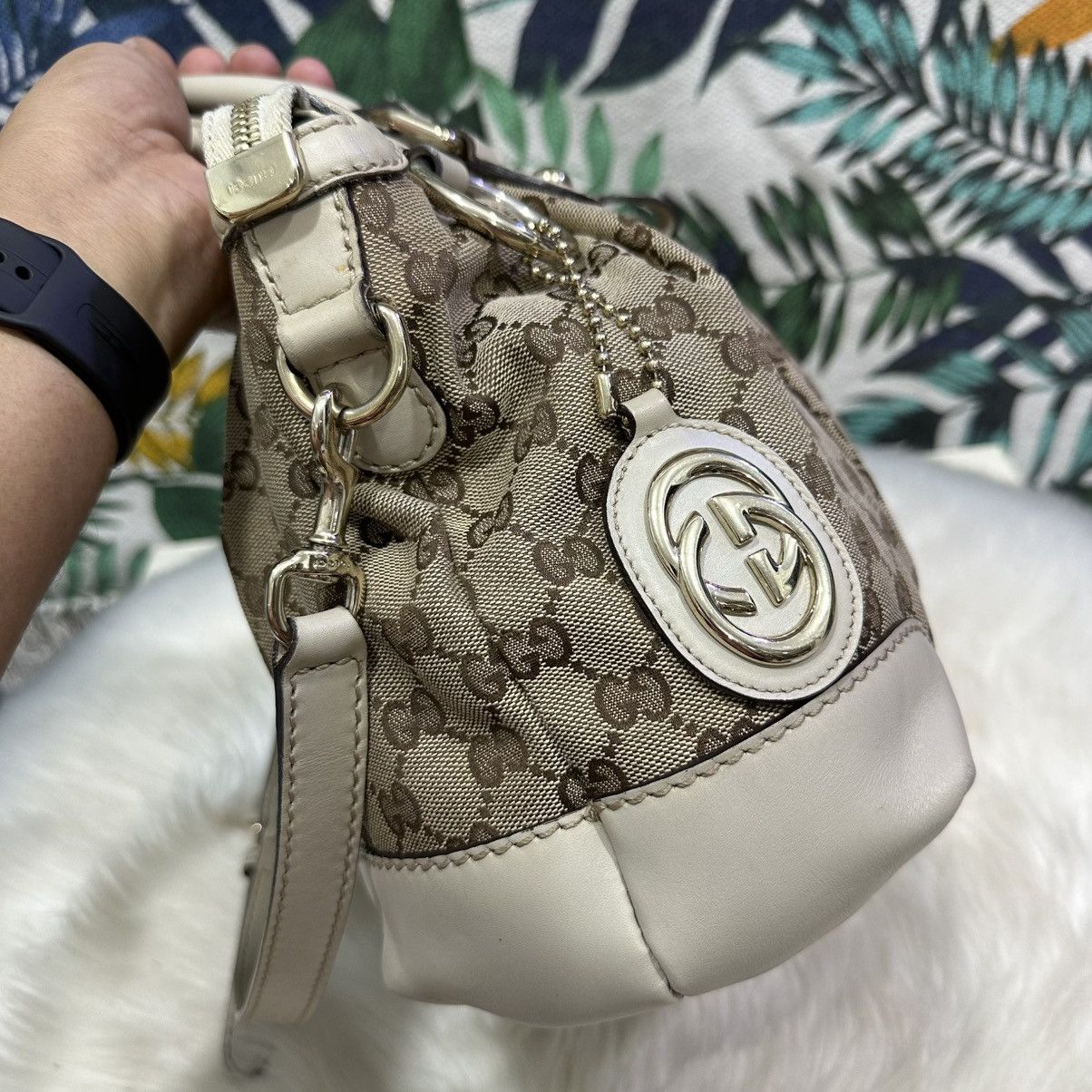 Gucci Authentic GUCCI GG Sukey Handbag/ Shoulder Bag Size ONE SIZE - 2 Thumbnail
