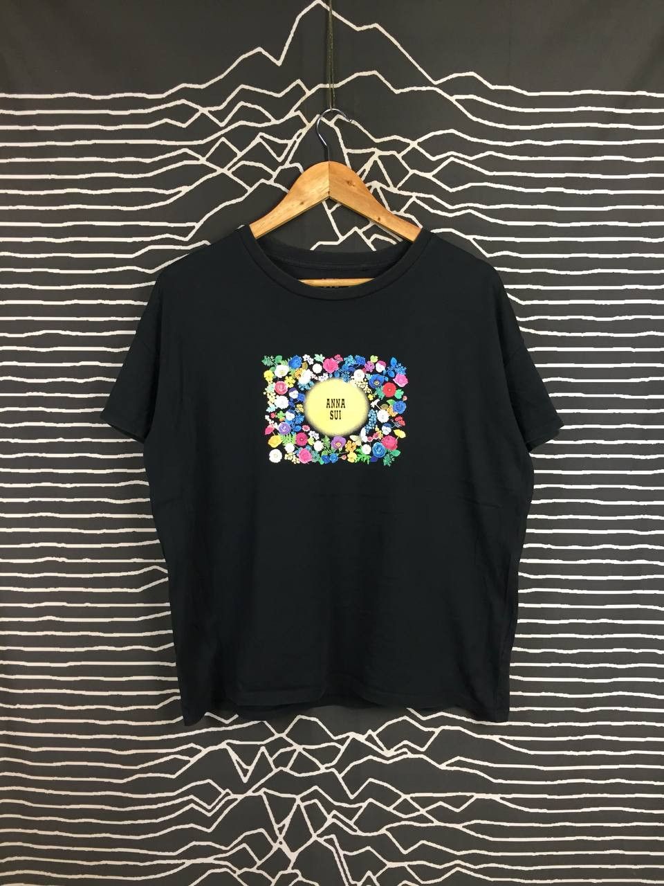 Anna Sui Anna Sui X Uniqlo Colorful Flower Wreath Logo Graphic Tee Size L / US 10 / IT 46 - 2 Thumbnail