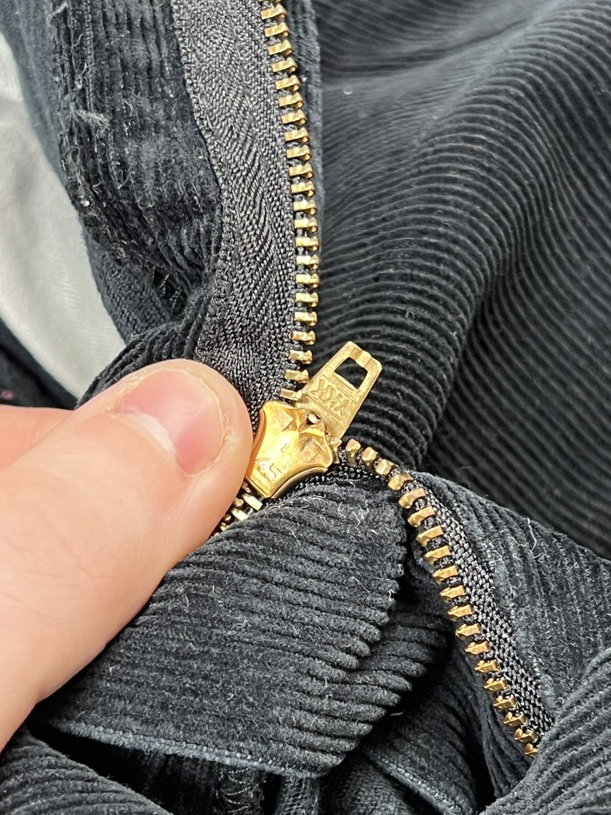 Polo Ralph Lauren Polo Ralph Lauren Black Corduroy Trousers Pants (Y0602) Size US 33 - 7 Thumbnail