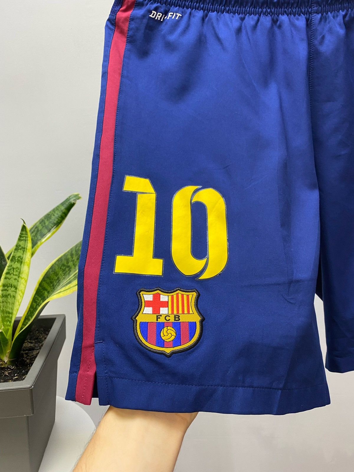 Nike 10# Messi Barcelona Nike Soccer Shorts Size US 34 / EU 50 - 6 Thumbnail