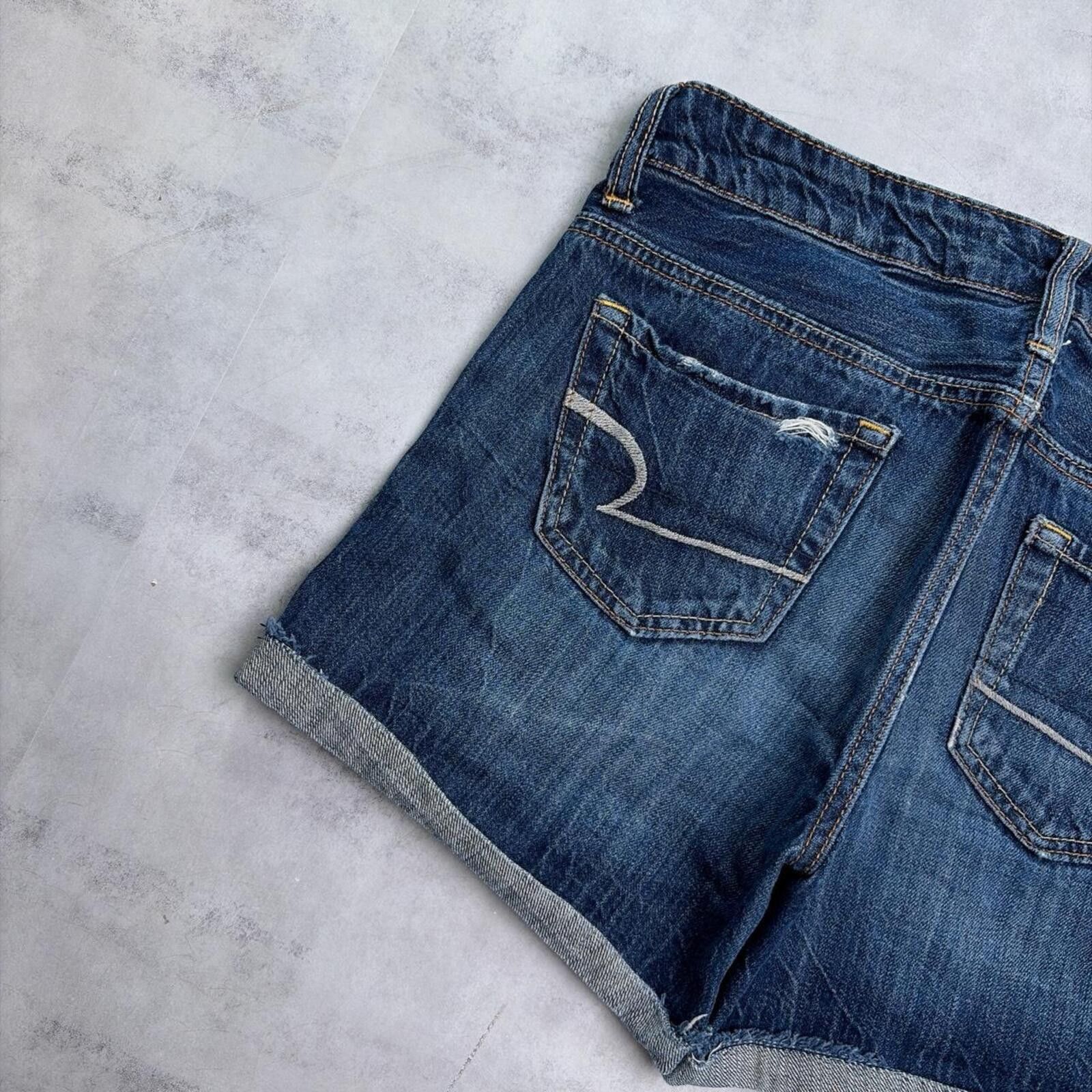 American Eagle Outfitters Y2K Dark Wash American Eagle Grunge Mini Denim Shorts Size 25" / US 0 / IT 36 - 4 Thumbnail