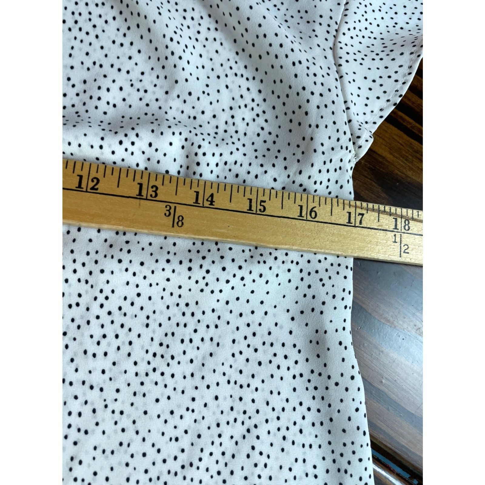 Express Express Shirt Women’s XS White Polka Dot Ruffle Mock neck Flutter Sleeve Standard Fit Size XS / US 0-2 / IT 36-38 - 5 Thumbnail