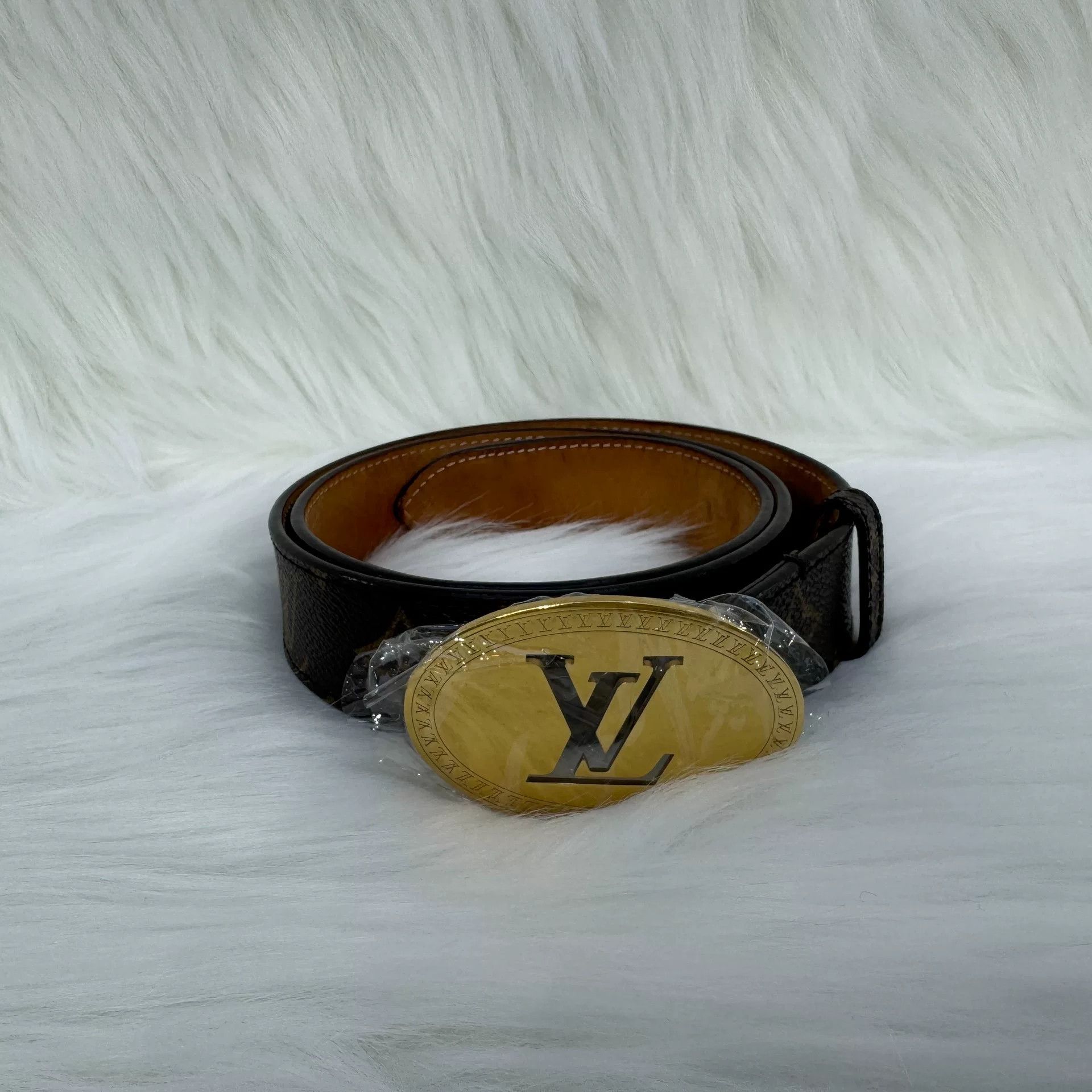 Louis Vuitton Louis Vuitton Monogram Gold Buckle Belt Size ONE SIZE - 1 Thumbnail