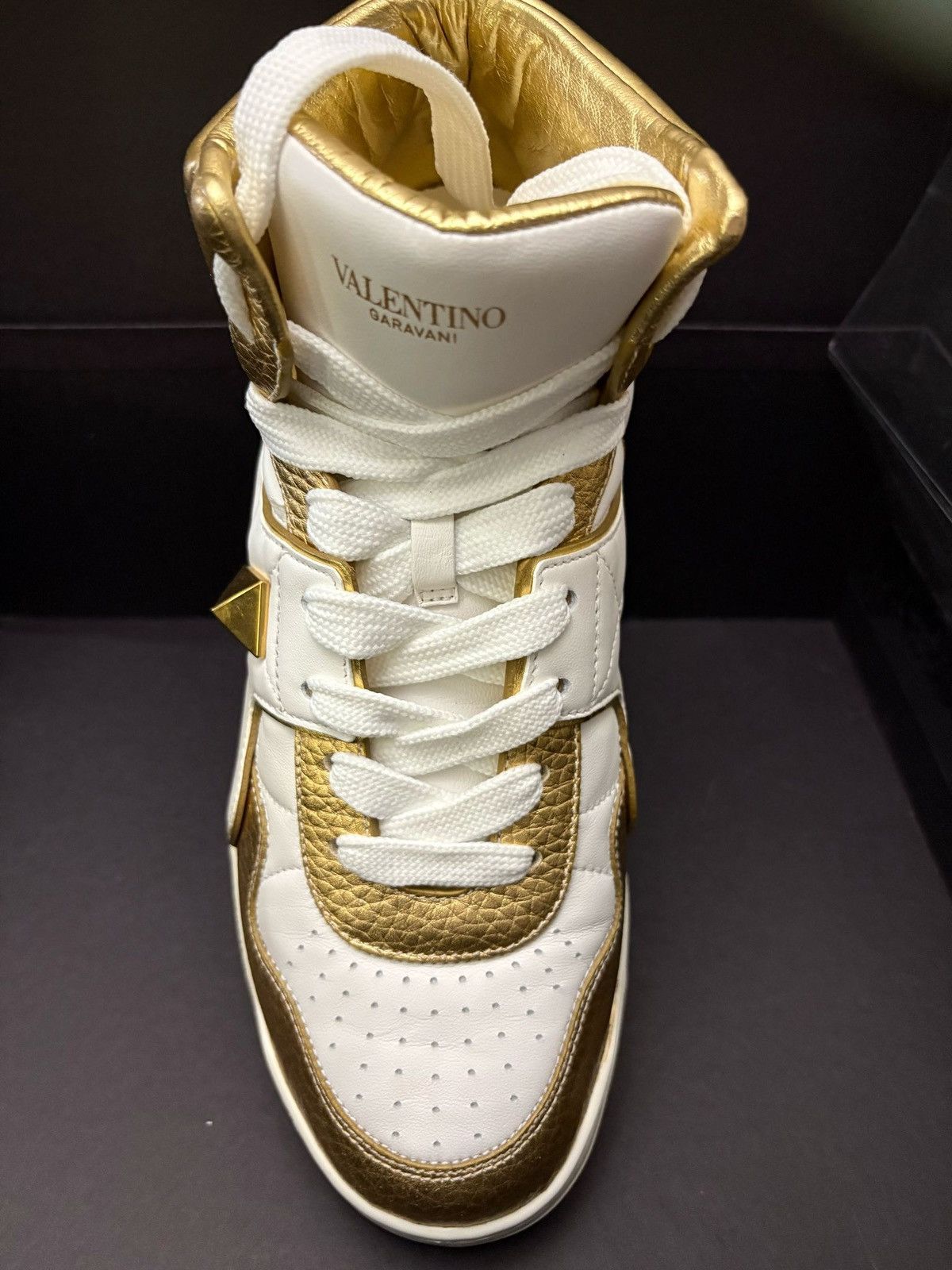 Valentino Valentino Garavani One Stud Mid-Top Sneaker Size US 7 / EU 40 - 12 Thumbnail