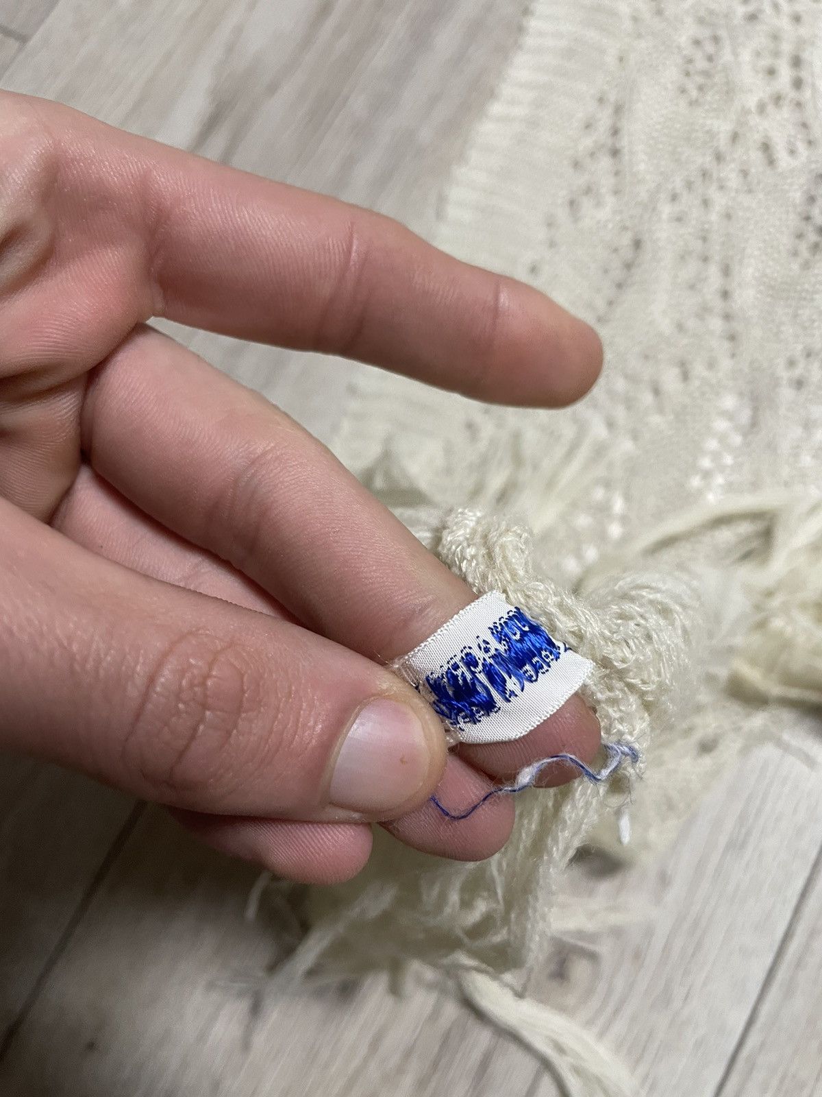 Japanese Brand Vintage Japanese Acrylic Knit Shawl with Fringe White Size ONE SIZE - 8 Thumbnail