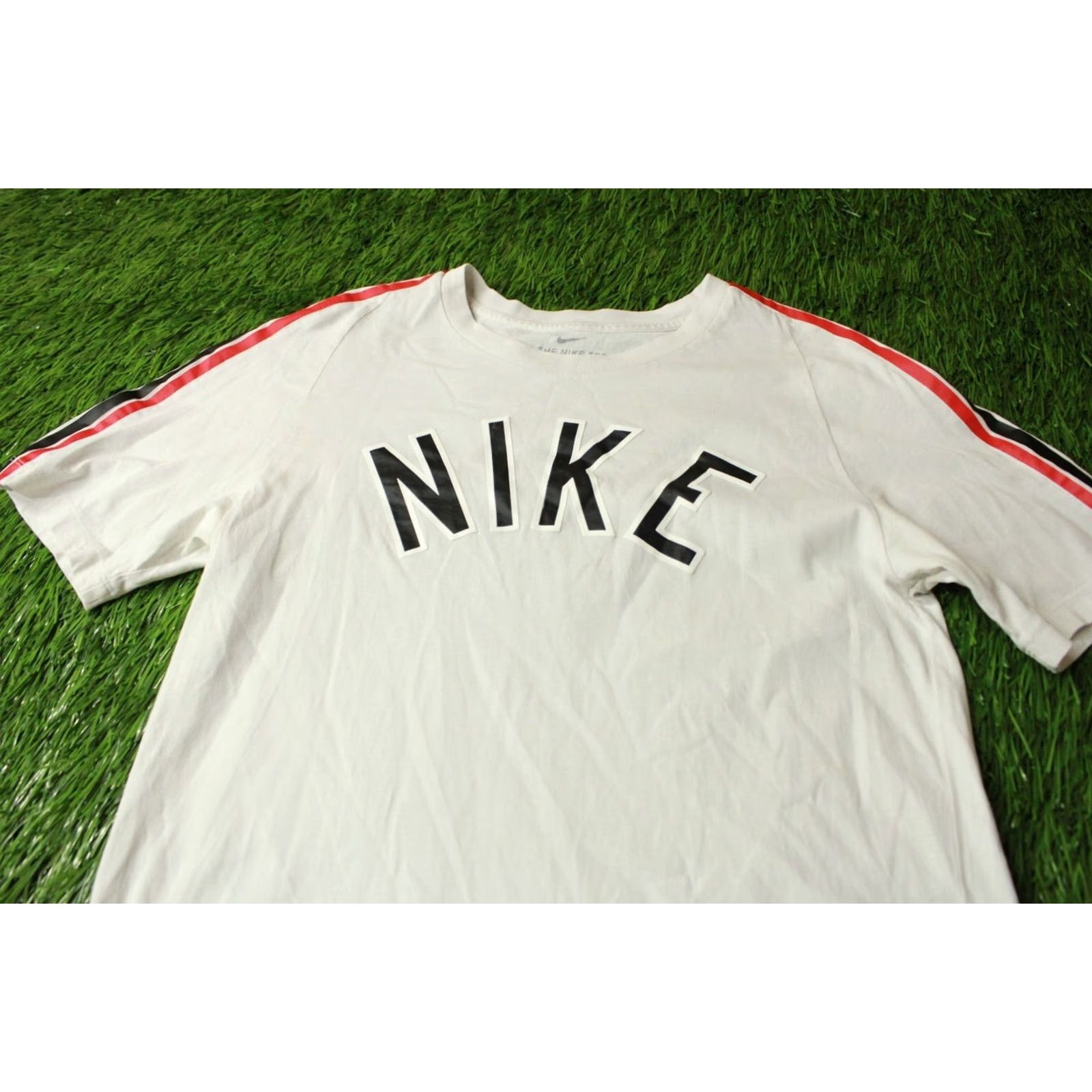 Nike NIKE AIR ORIGINAL MEN Casual Shirt T-SHIRT TEE Jersey SIZE S Small Red Black White Nike Tee Graphic Print Short Sleeve Men's Shirt Size US S / EU 44-46 / 1 - 2 Thumbnail