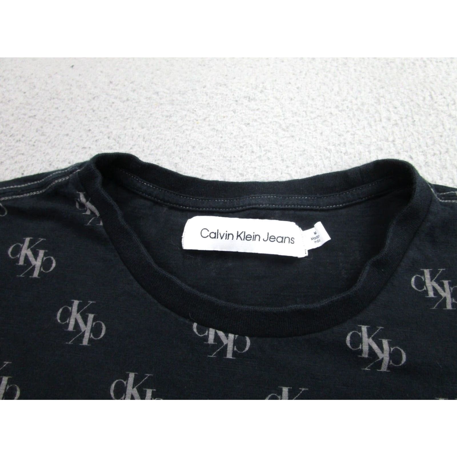 Calvin Klein VINTAGE Calvin Klein Graphic Print Short Sleeve T-Shirt Mens M Black Size US M / EU 48-50 / 2 - 3 Thumbnail