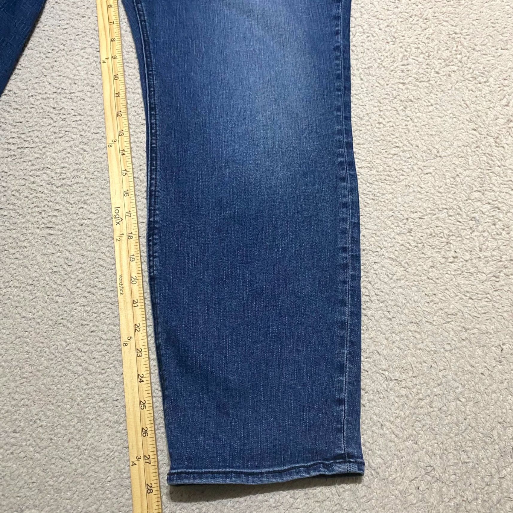 Silver Jeans Co. Silver Jeans Womens Plus Jeans Blue Denim Medium Wash 18 5-Pocket Straight Regular Fit Closet 28in Inseam Mens Womens Girls Boys Size 40" / US 18 - 6 Thumbnail