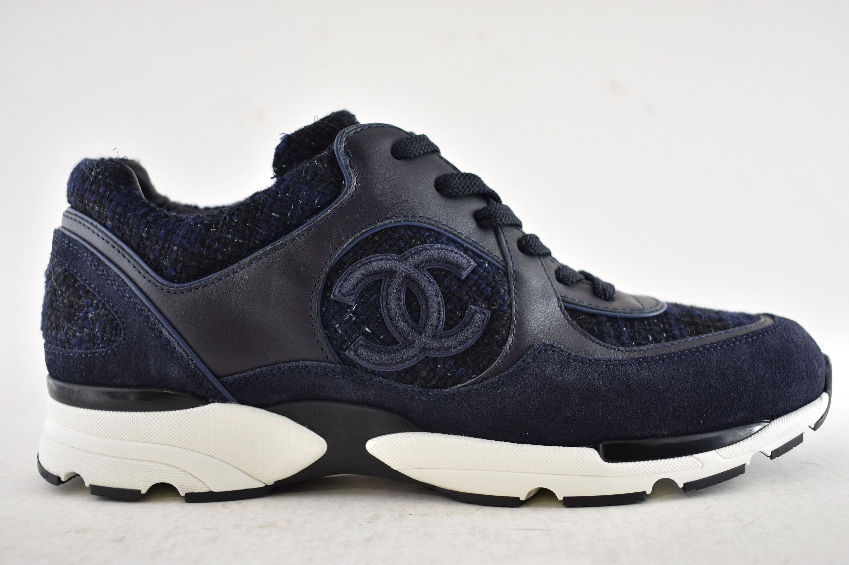 Chanel Chanel 24A Black Tweed Suede CC Logo Flat Trainer Sneaker 42 Size US 12 / IT 42 - 3 Thumbnail