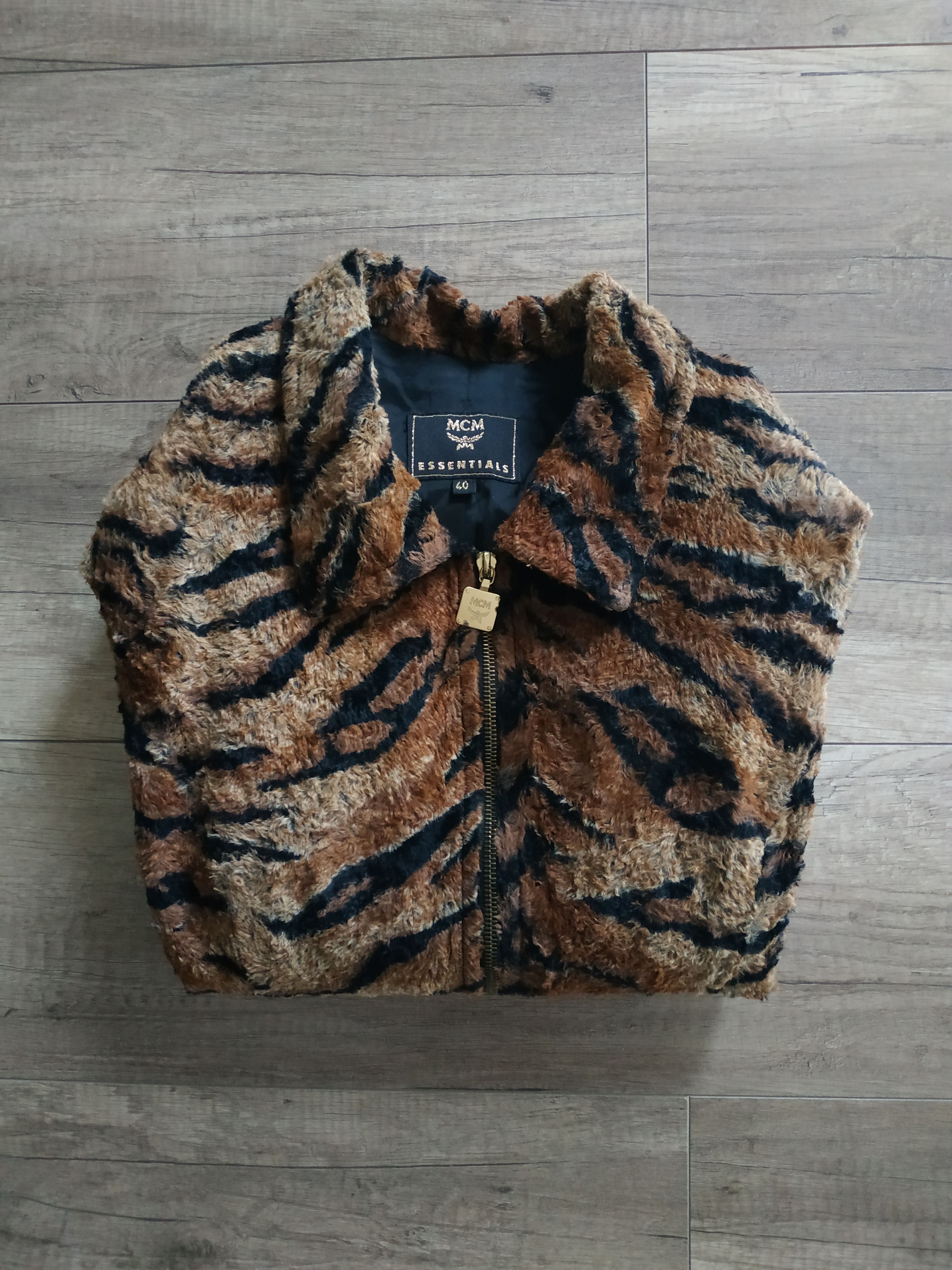 MCM × Vintage MCM Women's Tiger Print Vintage 90's Jacket, s. 40 (MEDIUM) Size M / US 6-8 / IT 42-44 - 4 Thumbnail
