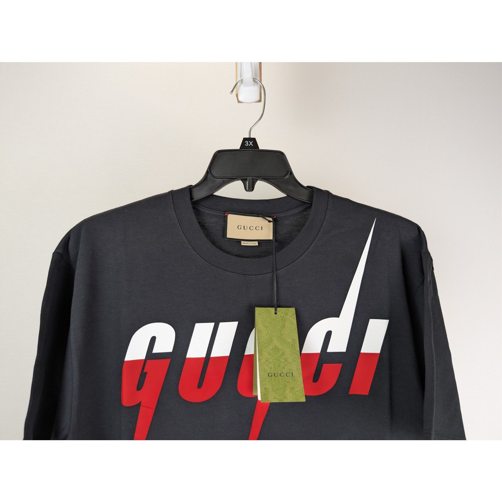 Gucci o1rshd1 Gucci Logo Tee T-Shirt in Black Size US L / EU 52-54 / 3 - 3 Thumbnail
