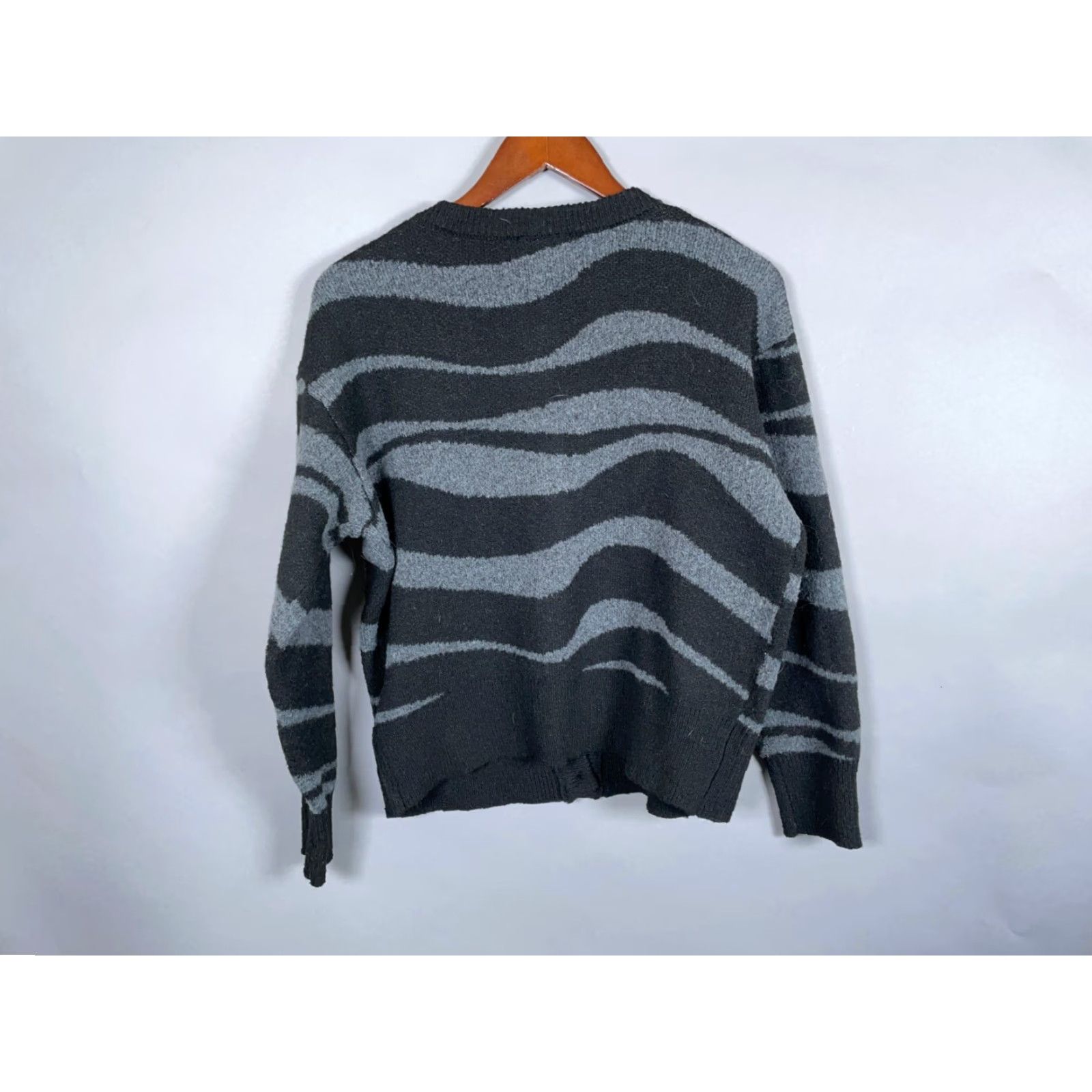 Vintage Wicked Cardigan Zebra Pattern Women's Medium Gray Black V-Neck Long Sleeve Knit Sweater Size M / US 6-8 / IT 42-44 - 2 Thumbnail