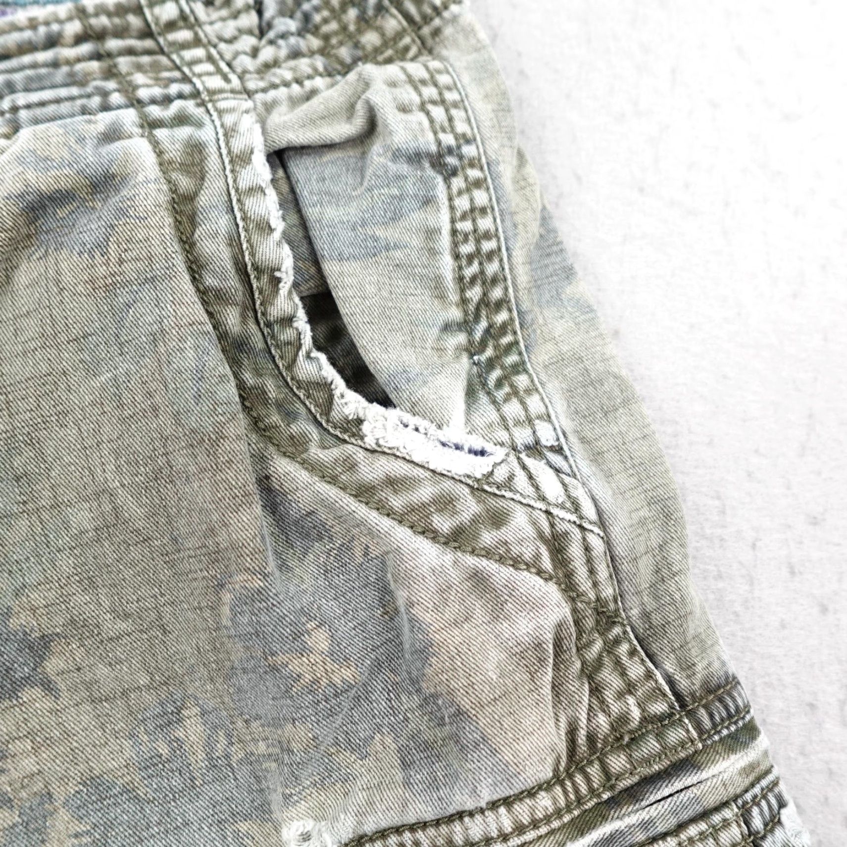 Hurley Hurley Shorts Mens 34 Distressed Cargo Floral Green Cotton Casual Size US 34 / EU 50 - 4 Thumbnail