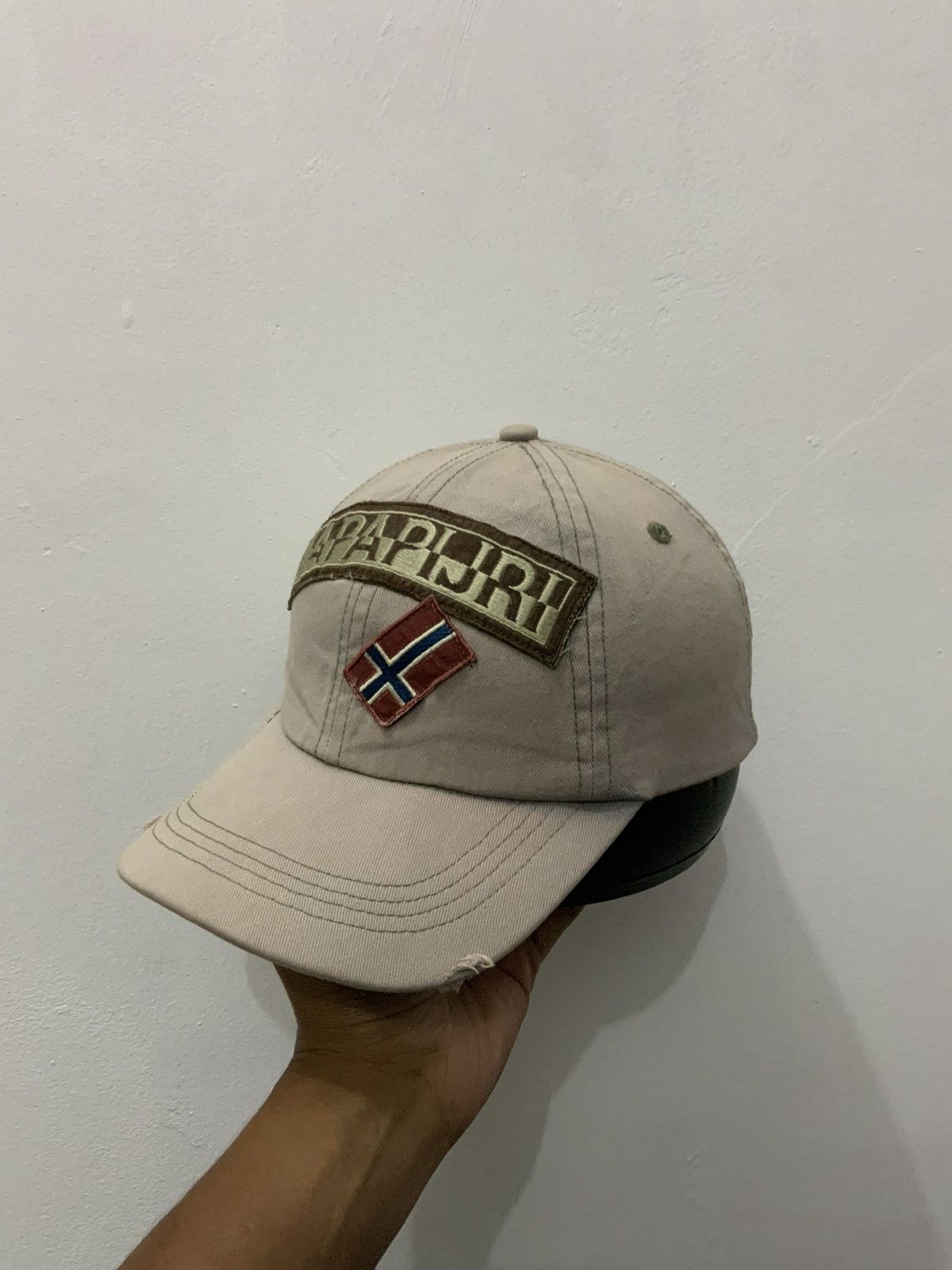Napapijri Napapijri Distressed Hat Size ONE SIZE - 1 Thumbnail