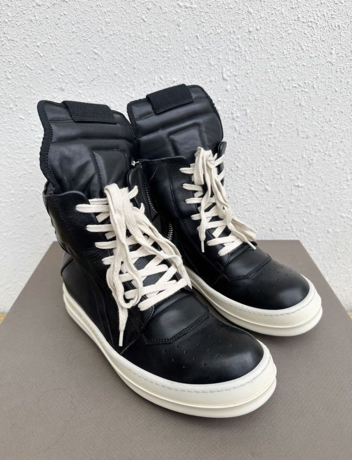 Rick Owens Rick Owens high-top shoes, inverted triangle black and white Size US 7 / IT 37 - 2 Thumbnail