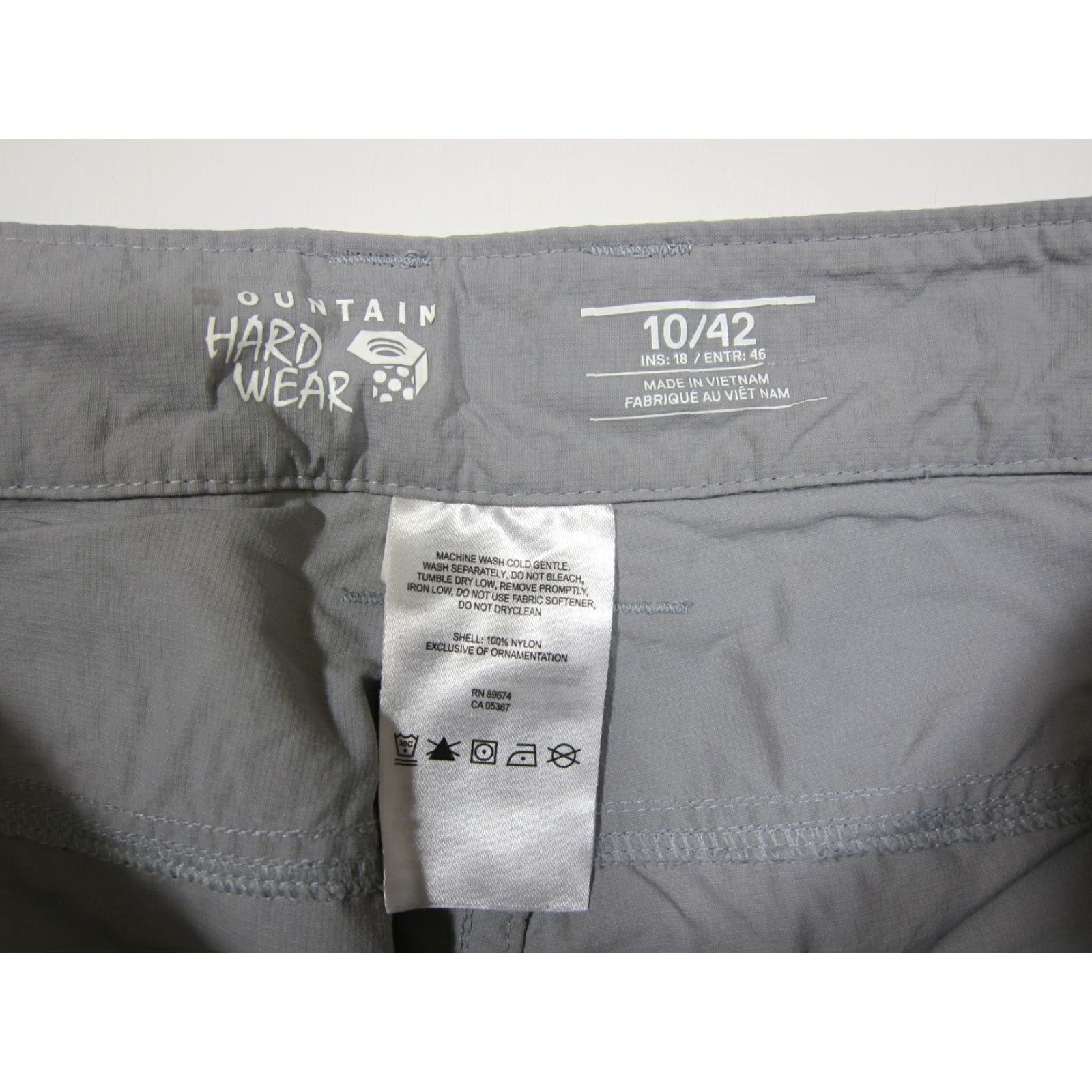 Mountain Hardwear Mountain Hardwear Nylon Grey Travel Hike Active Cargo Crop Capri Pant Size 10/42 Womens Crop Pant 32" Waist 18" Inseam Grey 80s 90s Travel Workwear Size 32" / US 10 / IT 46 - 3 Thumbnail