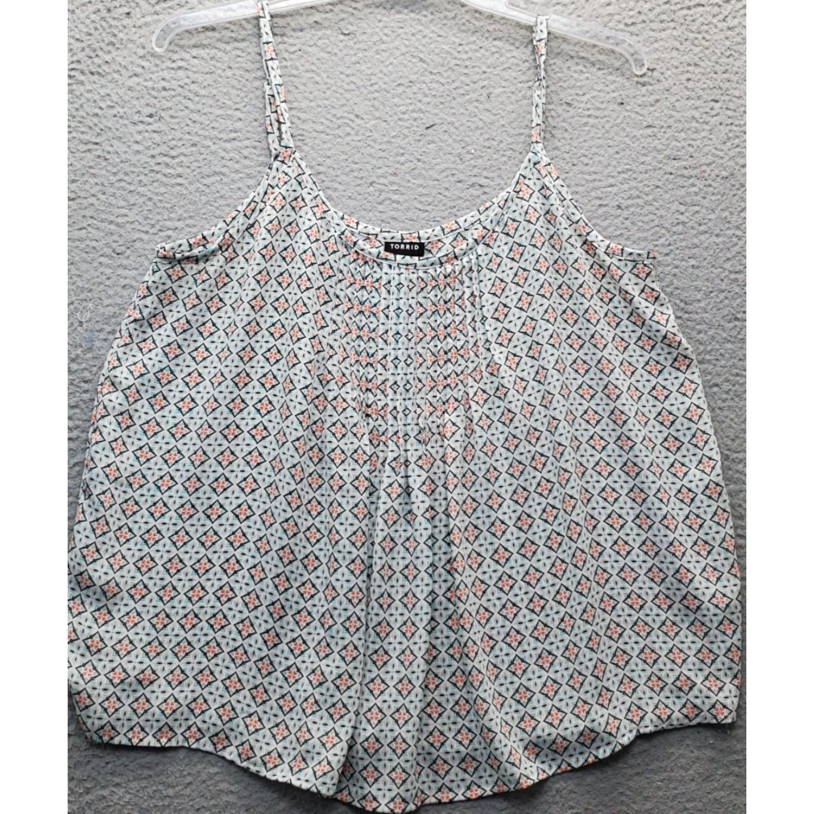 Torrid Torrid Womens Size 0 Cami Top Multi Geo Print Pintuck Adjustable Straps Tank Sleeveless Geometric 100% Polyester, Casual, Basic, Regular Fit Size XS / US 0-2 / IT 36-38 - 2 Thumbnail