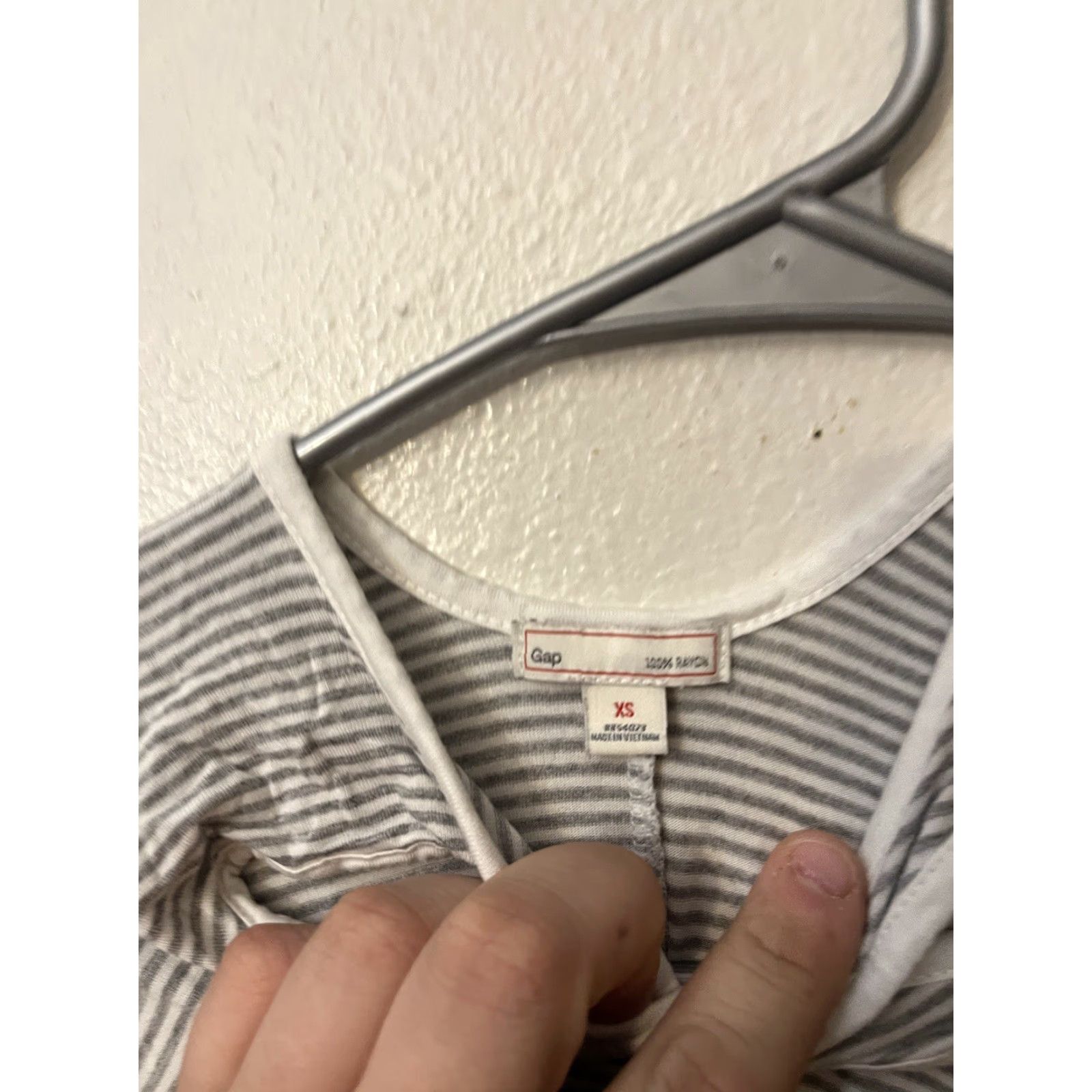 Gap Gap Tank XS Gray Stripe Sleeveless T Shirt Top Rayon Crossback Tee - Womens, Knit, Shirt Size XS / US 0-2 / IT 36-38 - 3 Thumbnail