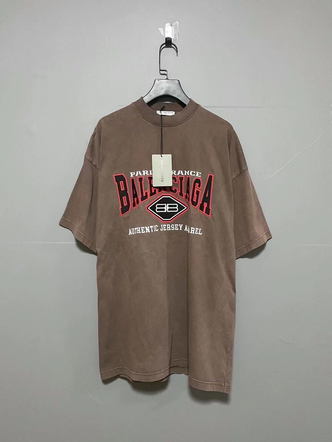 Balenciaga Balenciaga washed vintage khaki Batman logo short sleeved shirt Size US S / EU 44-46 / 1 - 1 Thumbnail
