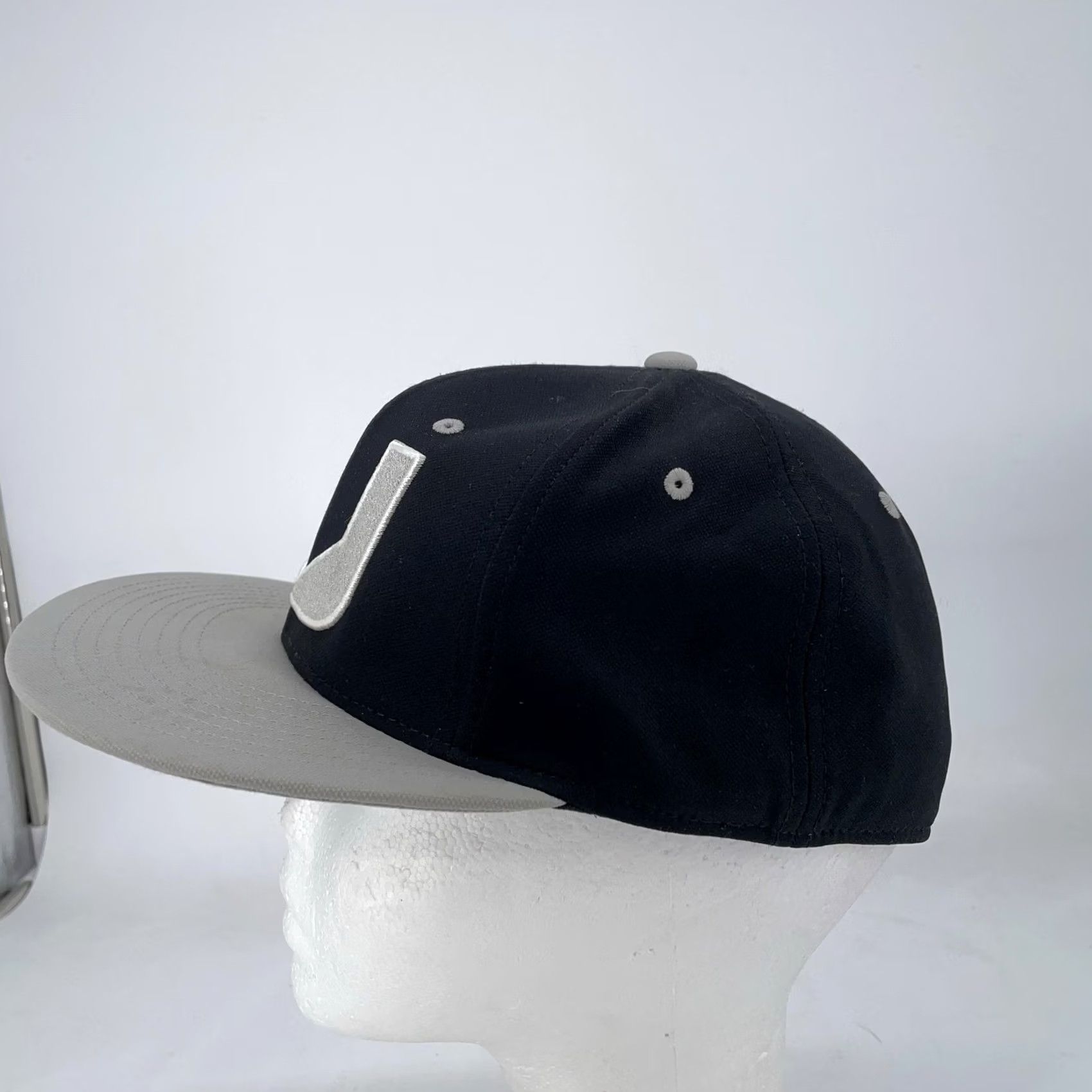 Nike Nike Hat Cap Fitted Mens Black Gray Dri-FIT True Embroidered U Miami Size ONE SIZE - 2 Thumbnail