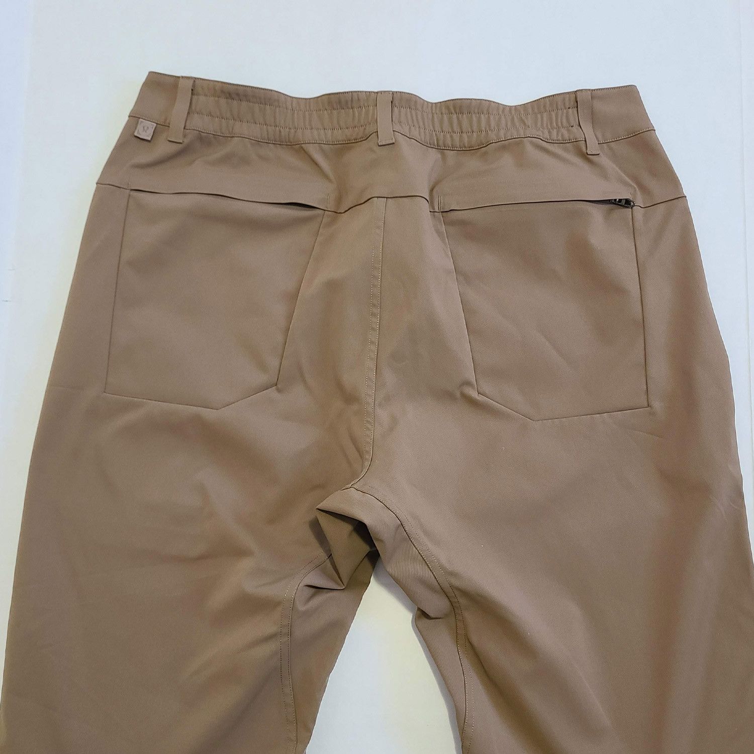 Lululemon Lululemon Tech Utility Mile View Pants Men's Sz 34 Khaki EUC Size US 34 / EU 50 - 9 Thumbnail
