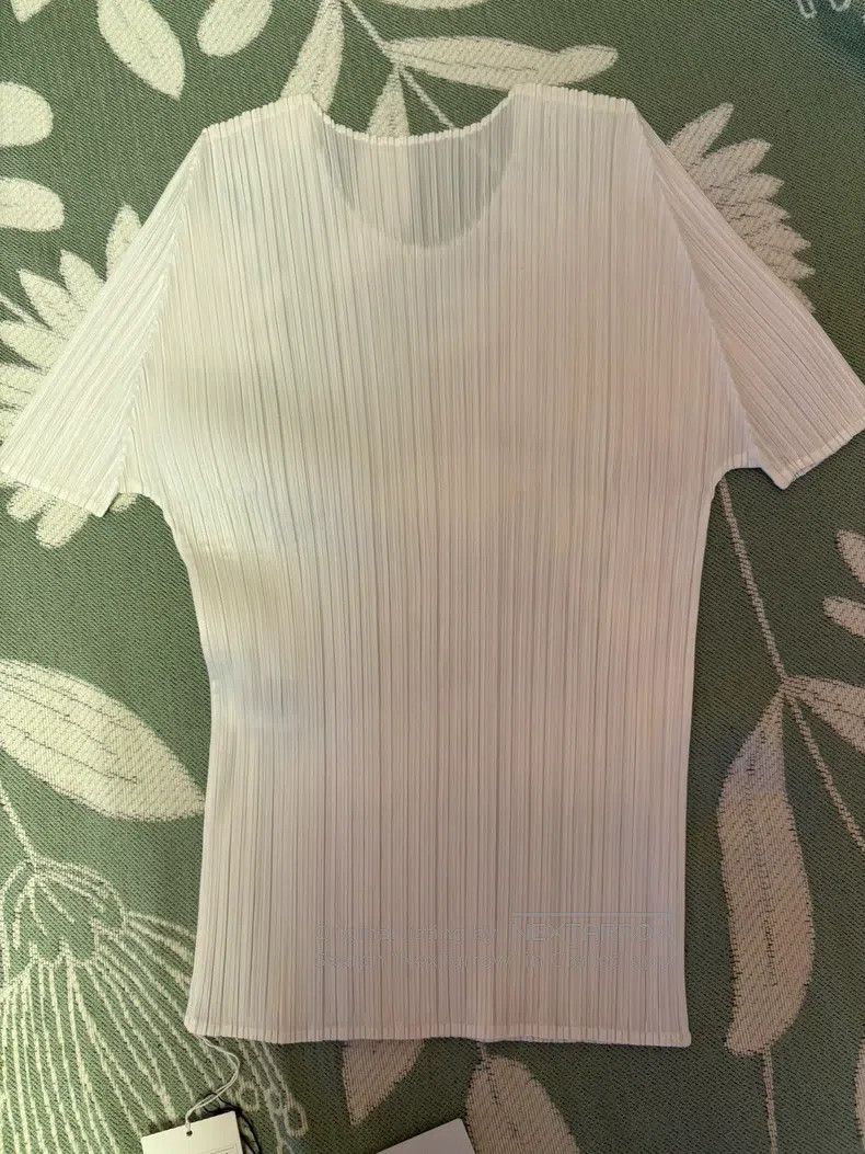 Issey Miyake Issey Miyake White Pleated Short-sleeve Top Size XL / US 12-14 / IT 48-50 - 2 Thumbnail
