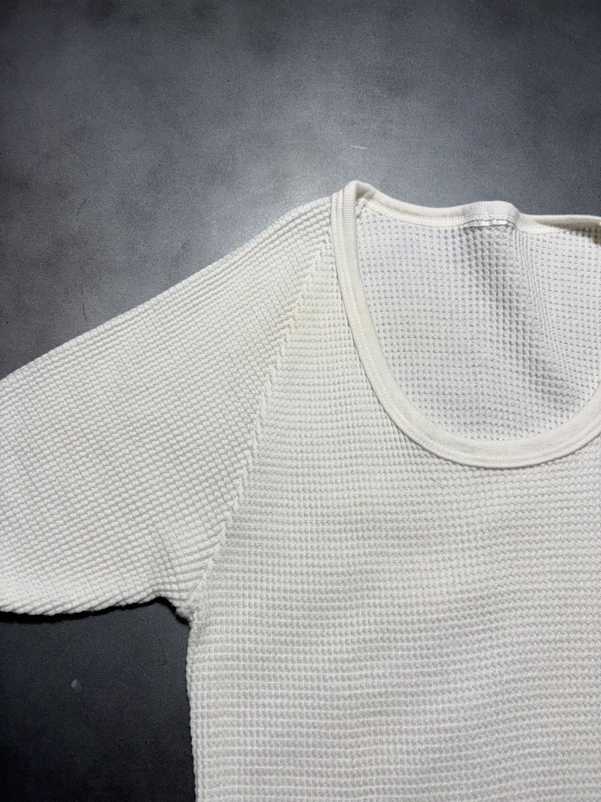 Vintage Vintage Thermal Undershirt Raglan Waffle Knit Blank Tee 80s Size US S / EU 44-46 / 1 - 11 Thumbnail