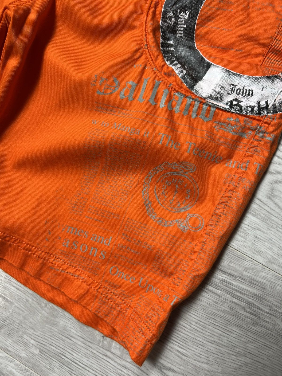 John Galliano John Galliano All Over Printed Orange Shorts Size Men’s XS Size US 28 / EU 44 - 6 Thumbnail