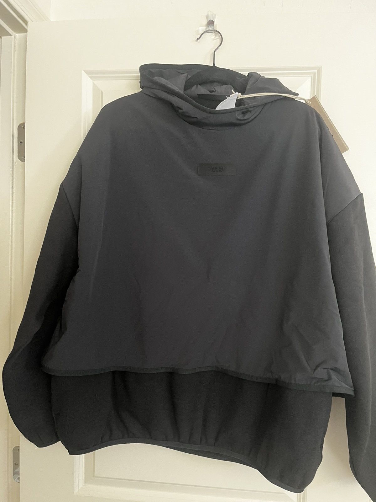 Fear of God Fear of God Essentials Black Pullover Nylon Hoodie L NWT Size US L / EU 52-54 / 3 - 2 Thumbnail