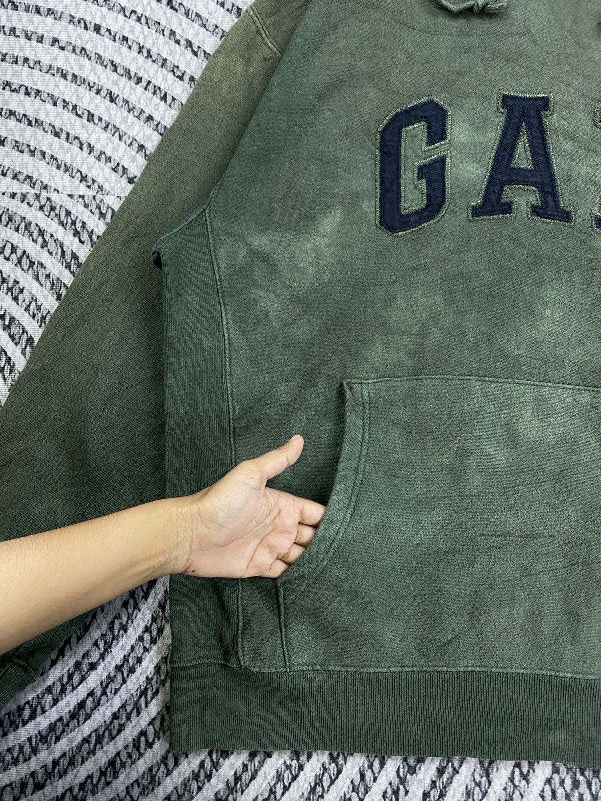 Gap Vintage Gap Big Spellout Faded Sweatshirt Hoodie Size US XL / EU 56 / 4 - 5 Thumbnail